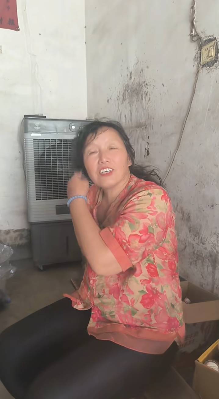 你们喜欢的微胖型已上线

78 / 作者:无羊毛111 / 