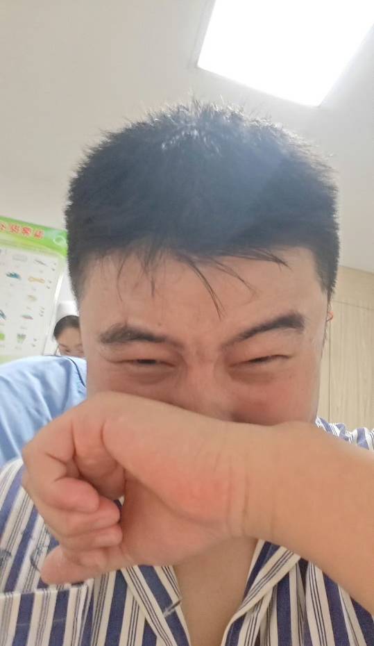 手机都被没收了，只能等医生早八晚五上班期间申请才能玩一小会，玛德在医院跟坐牢一样59 / 作者:我都想笑了 / 