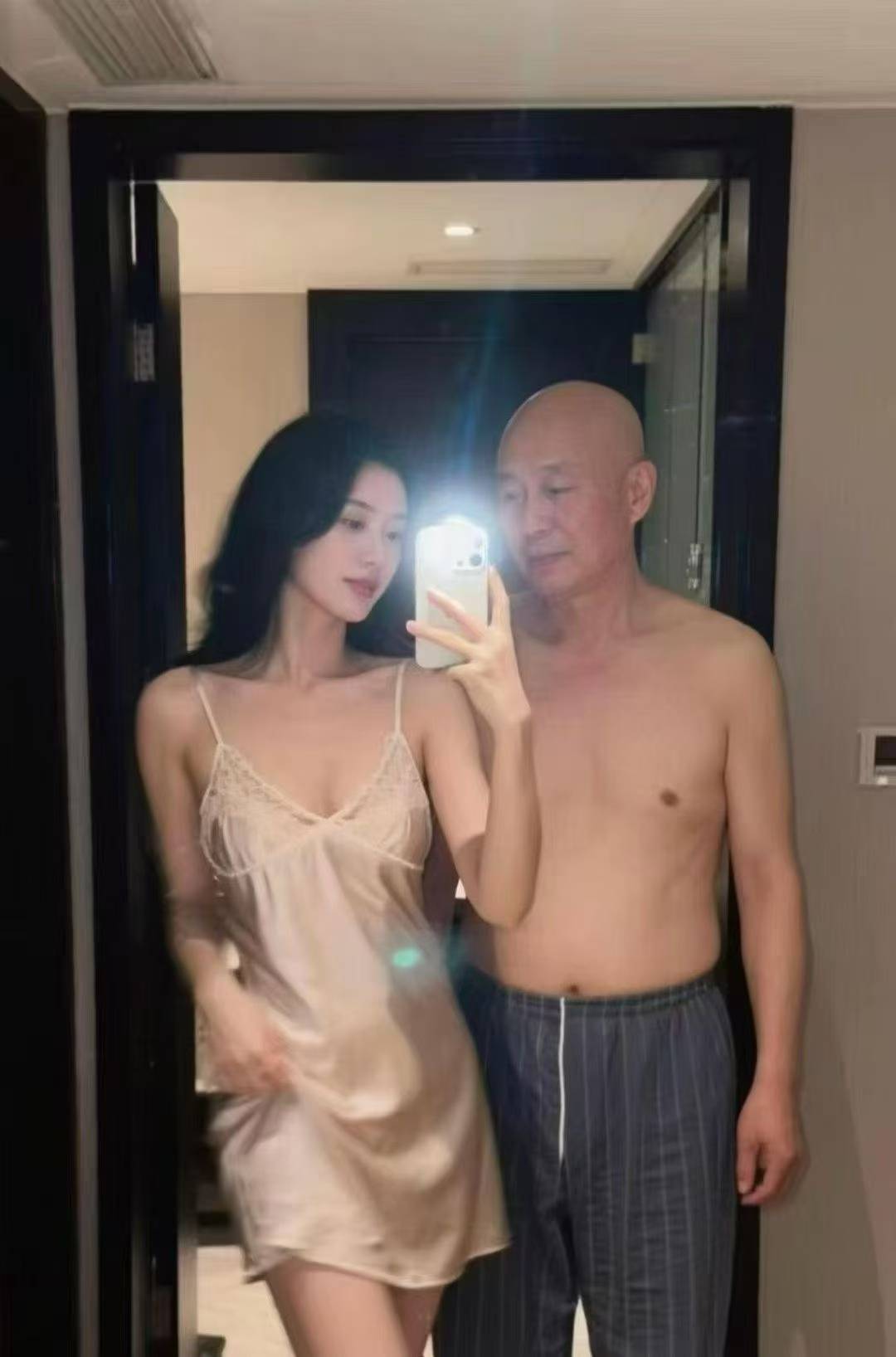 少林寺的功夫真好

57 / 作者:我要发财. / 