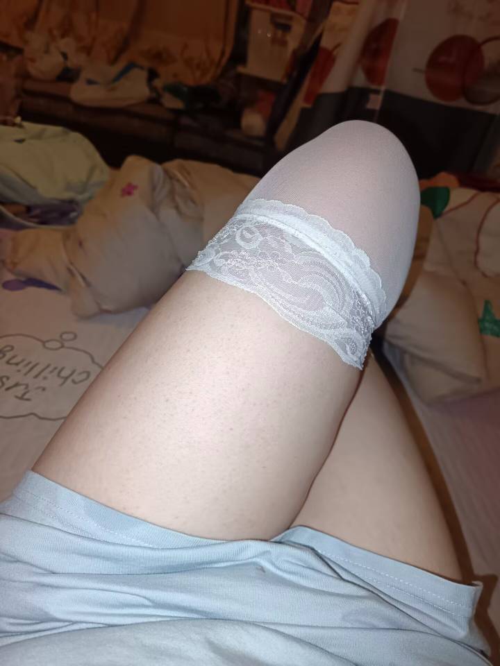 搞不到钱 啥都没得申请  烟都抽不上 也是难受



30 / 作者:卧室嫩爹 / 