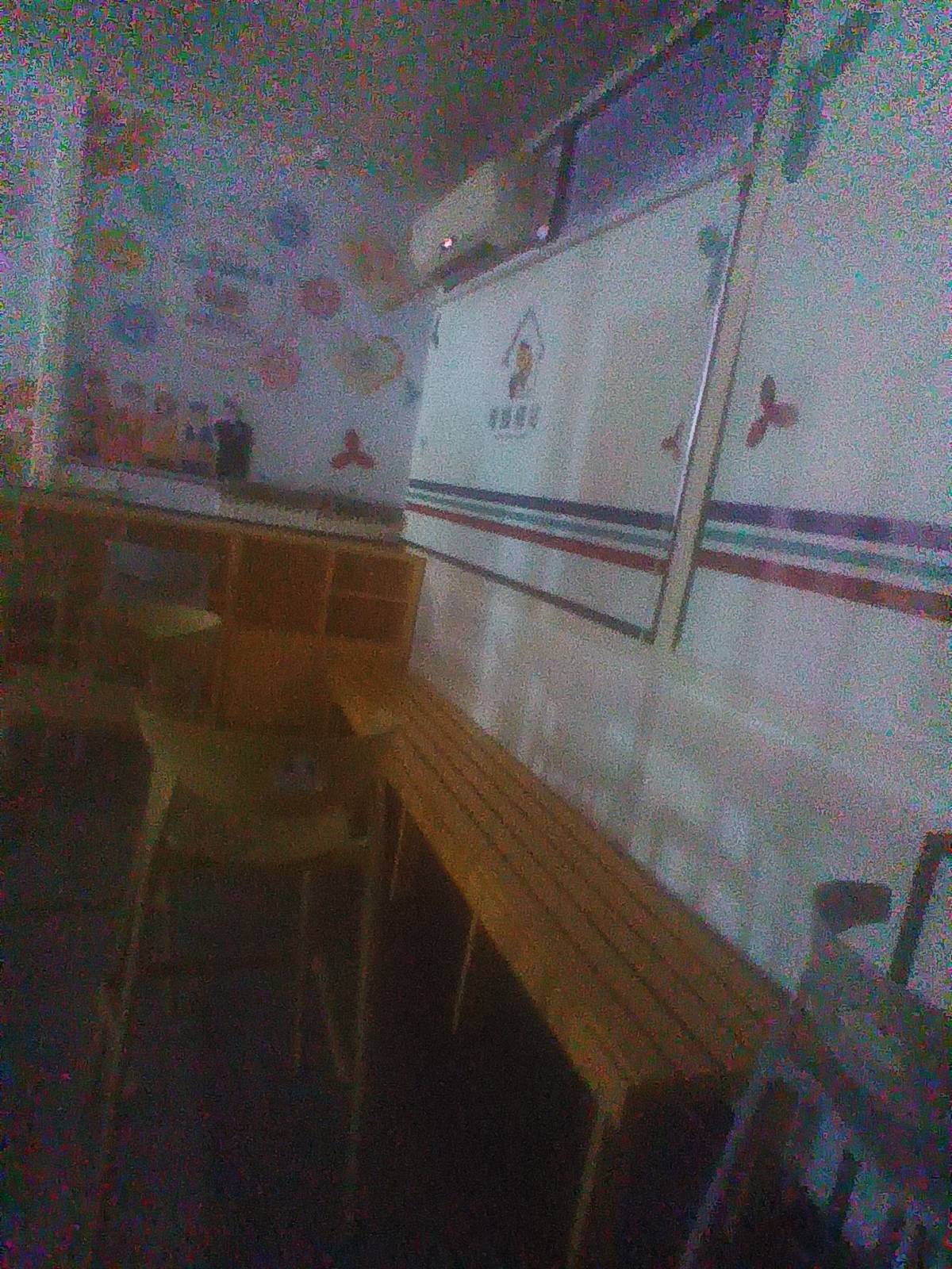 在深圳没地方住来这里，有空调 可以充电还还有喝。别睡公园喂蚊子了


32 / 作者:为之奈何 / 