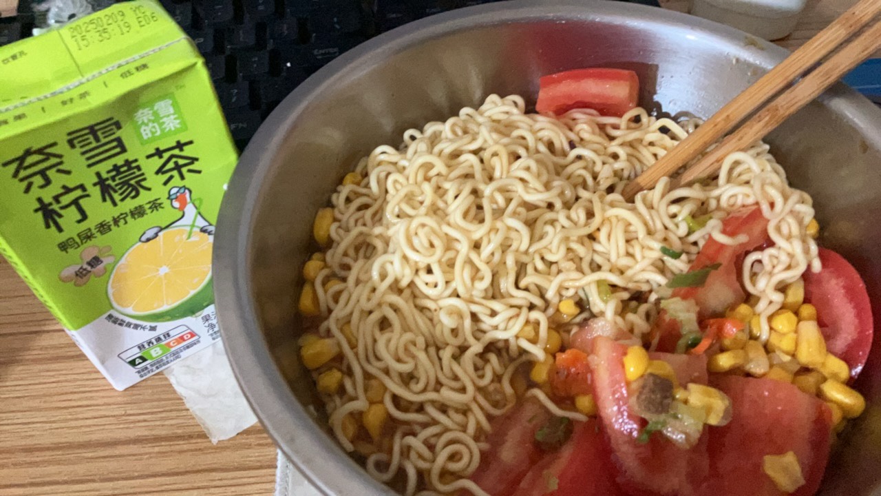 夜宵开吃

61 / 作者:小熊科技 / 