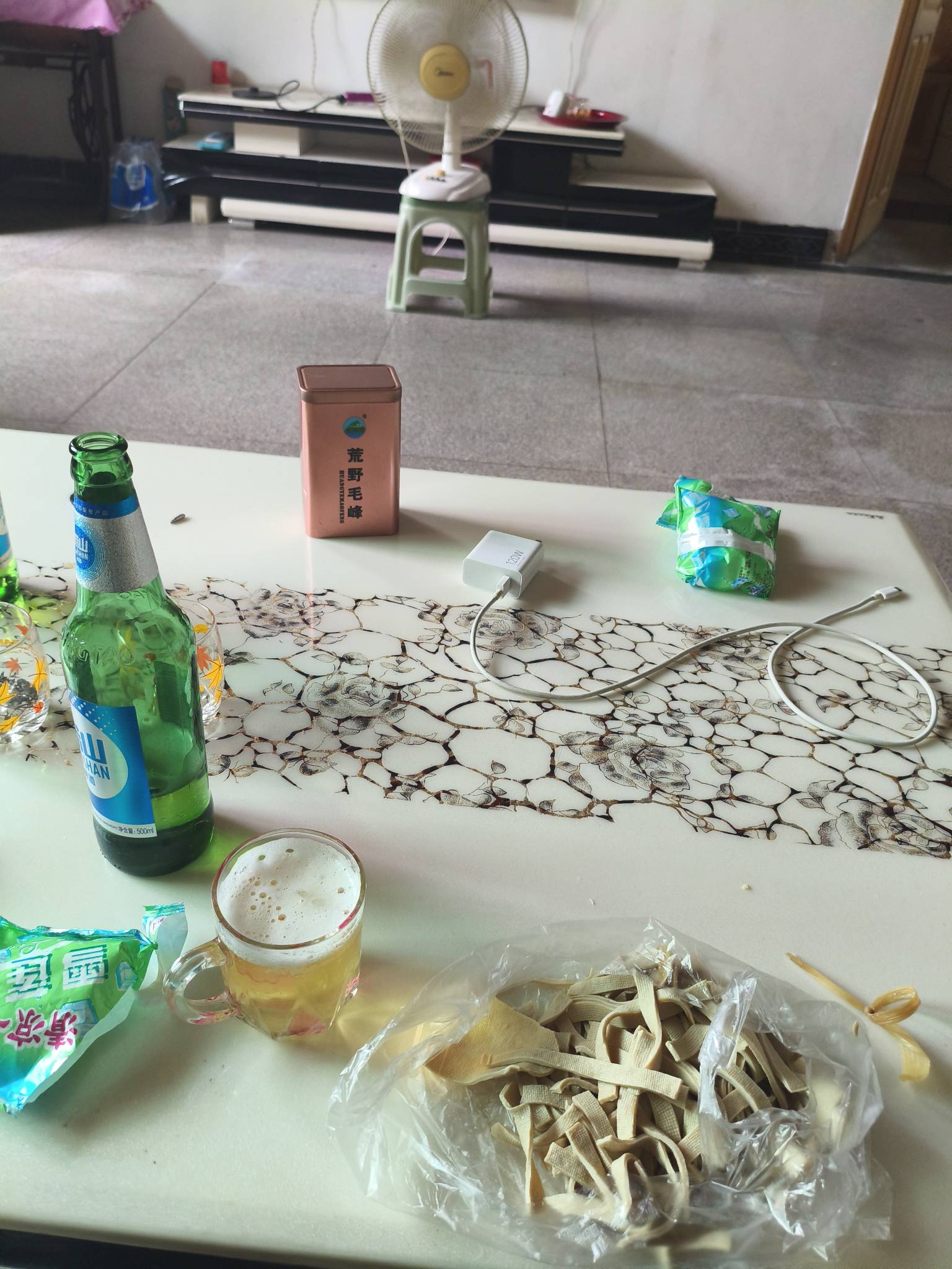我不买这个车的原因就是还得脱鞋。接着喝酒


41 / 作者:取个啥啊 / 