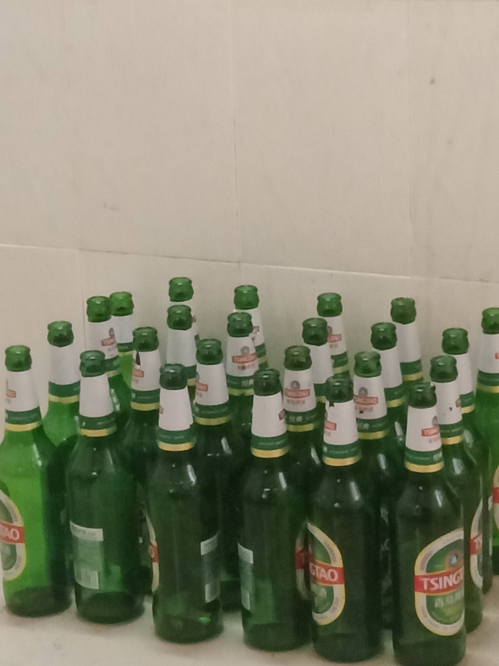 要不要喝点呢，今天真的累死了，13.5小时不停的干！都是很老板还在那崔。

86 / 作者:6亿少女的梦 / 