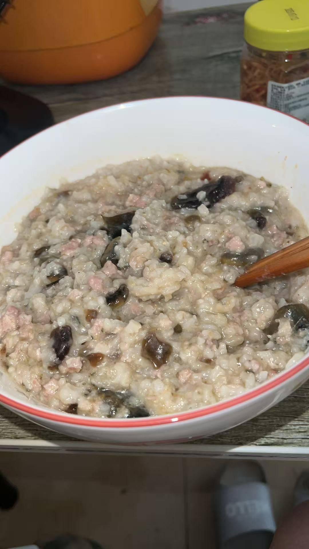 吃饭了。有没有钱无所谓 不吃饭要饿啊 

63 / 作者:神的指引 / 