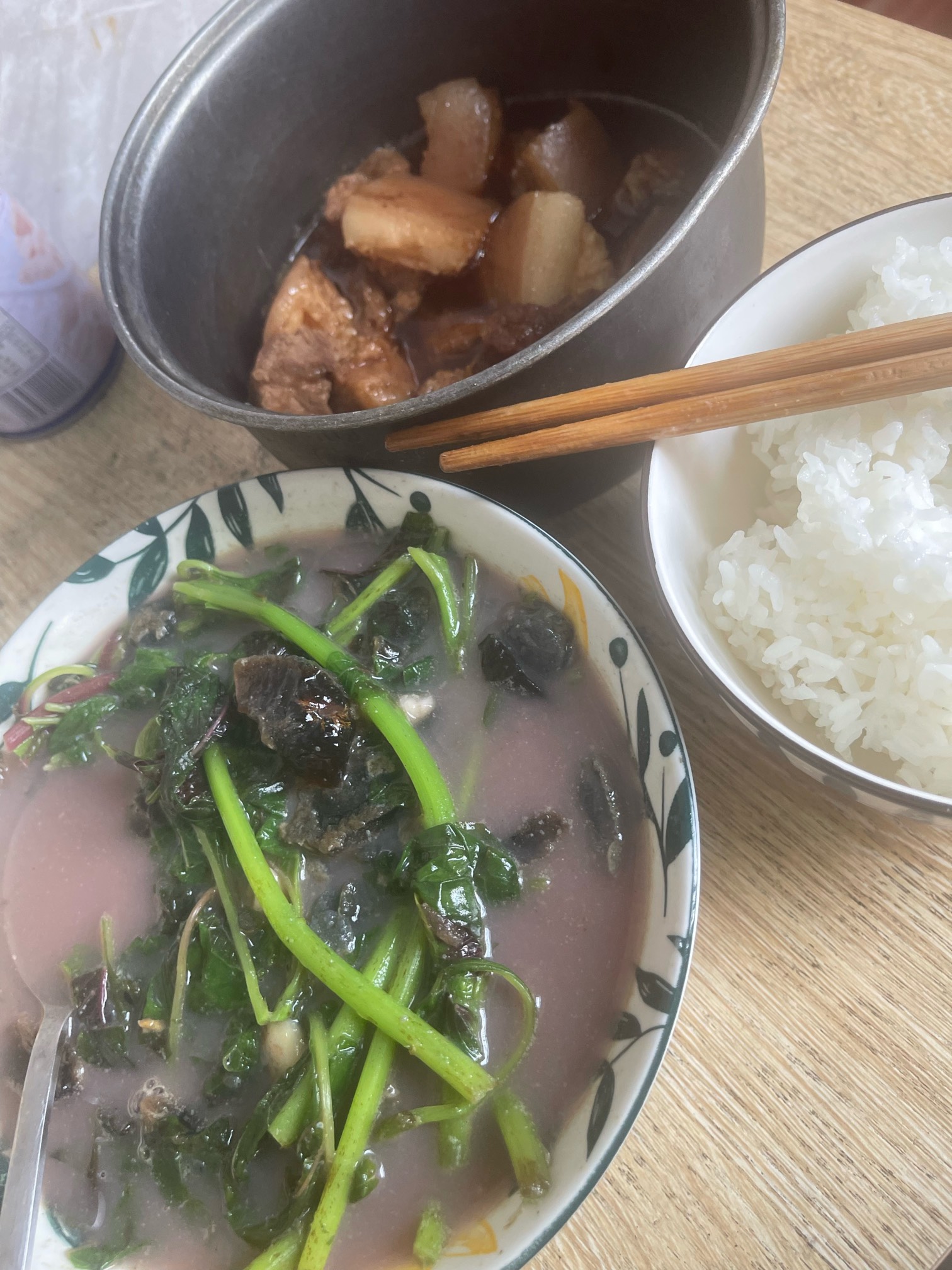 福建大妈毛都没一根停机两个月了

17 / 作者:肉吃的不 / 