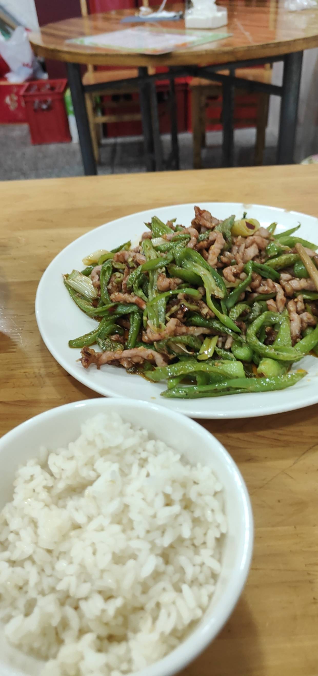 老哥们吃饭，

13 / 作者:可可托海 / 