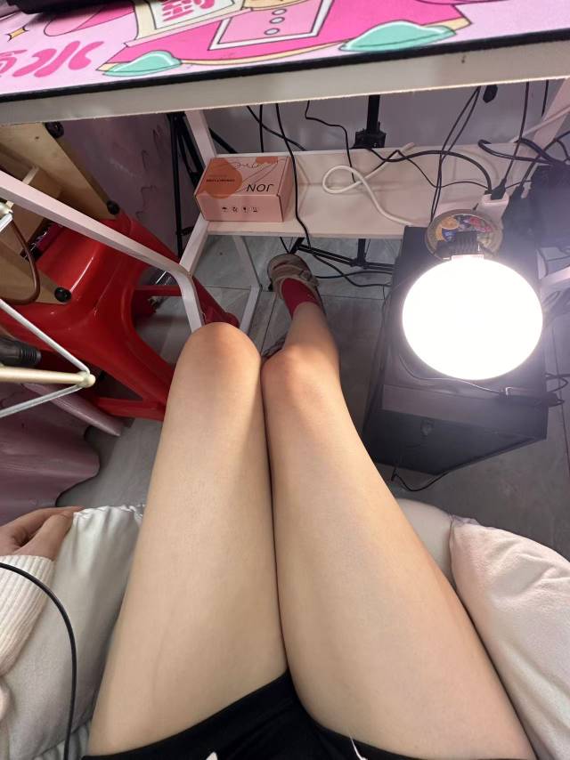 哪位老哥有快递分拣的图给我几张

94 / 作者:买核弹的小女娃 / 