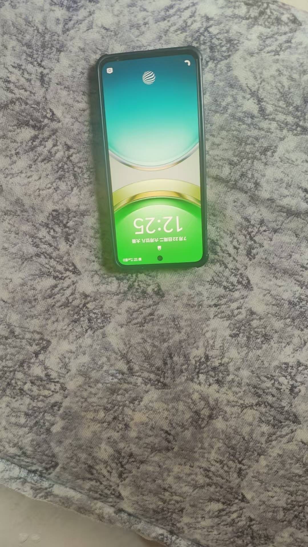 上个月捡到的手机是一个老太婆的我还给他了 一群人又喜欢在小区门口椅子坐着 每次我出93 / 作者:昂xo123 / 