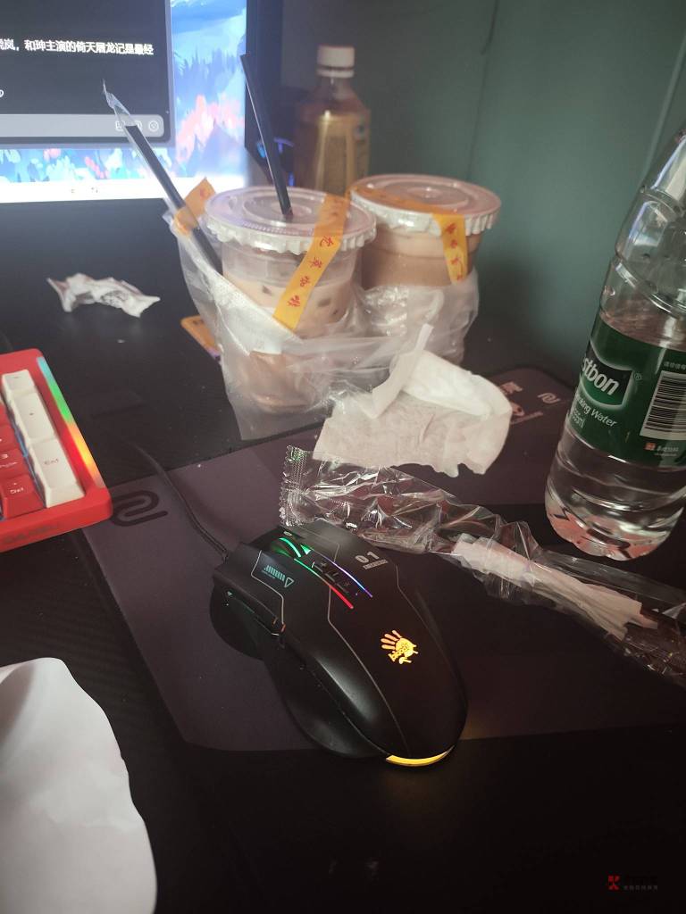 广州这天气真奇怪，下一天雨还是觉得闷热


30 / 作者:成都熊熊 / 