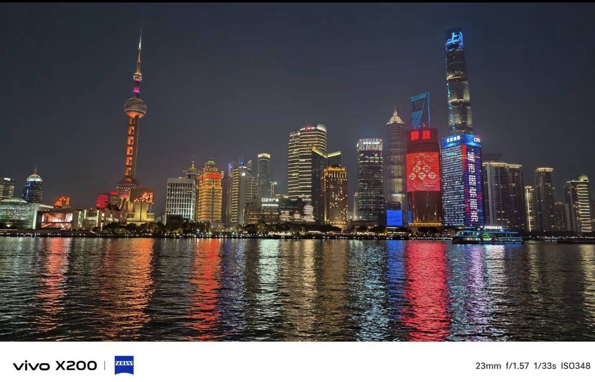 老哥们说实话，还没去过广东想看看广州和深圳的夜景有图吗？上图

65 / 作者:藝社 / 