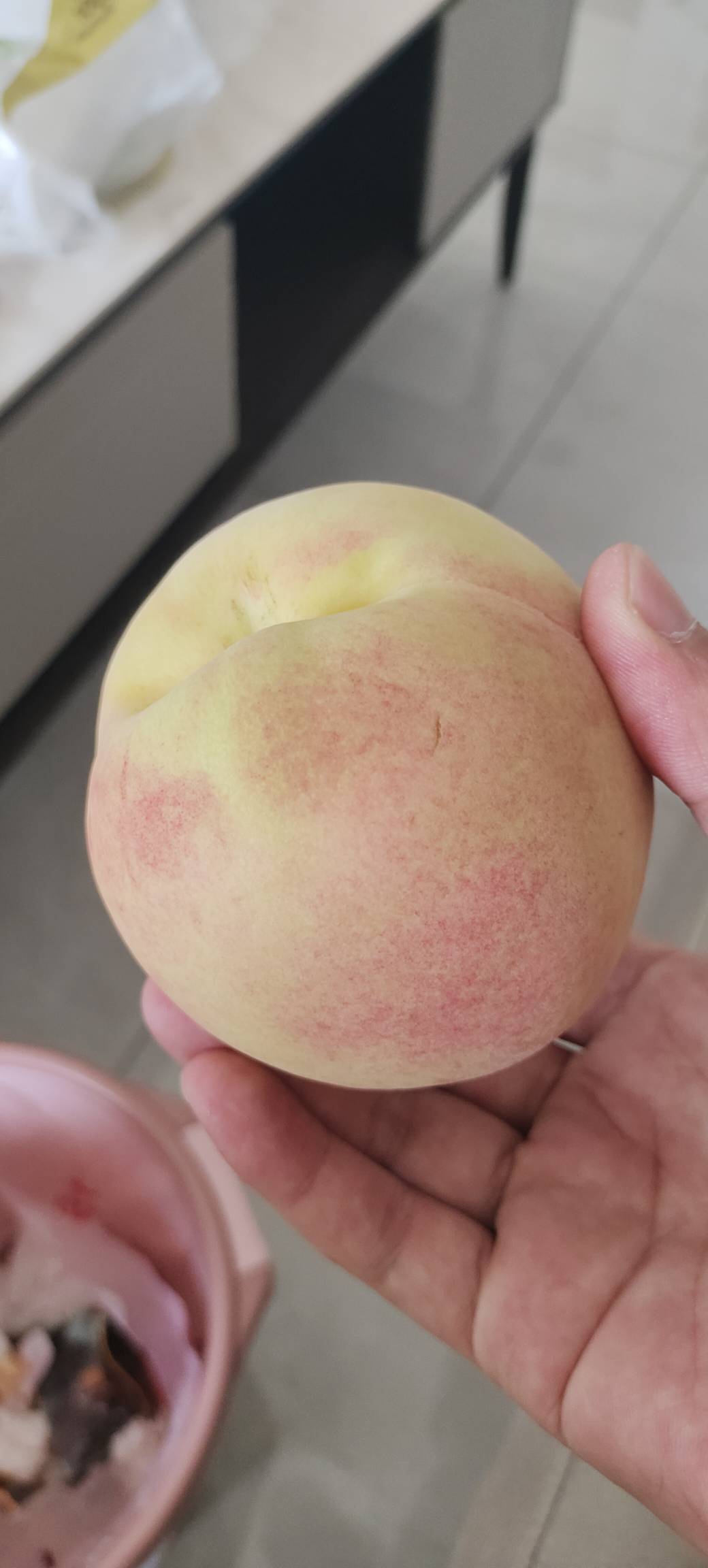 挂壁桃到了 味道还行 不如挂壁芒果

18 / 作者:心善脾气倔 / 