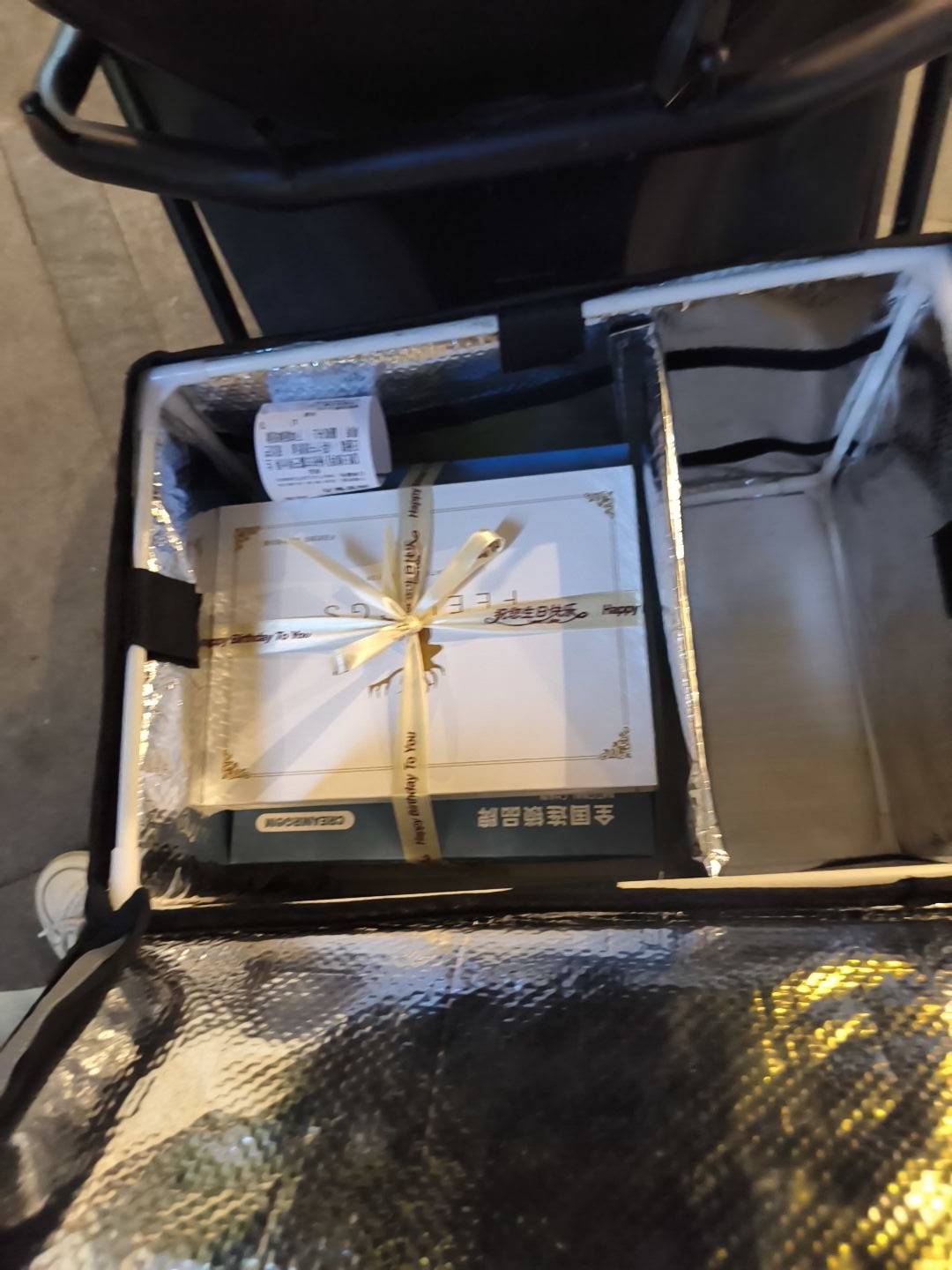 没注意抢了个转单，光看单价去了，没看是蛋糕10公里出发了，烂就就加餐了

17 / 作者:仲阳未眠 / 