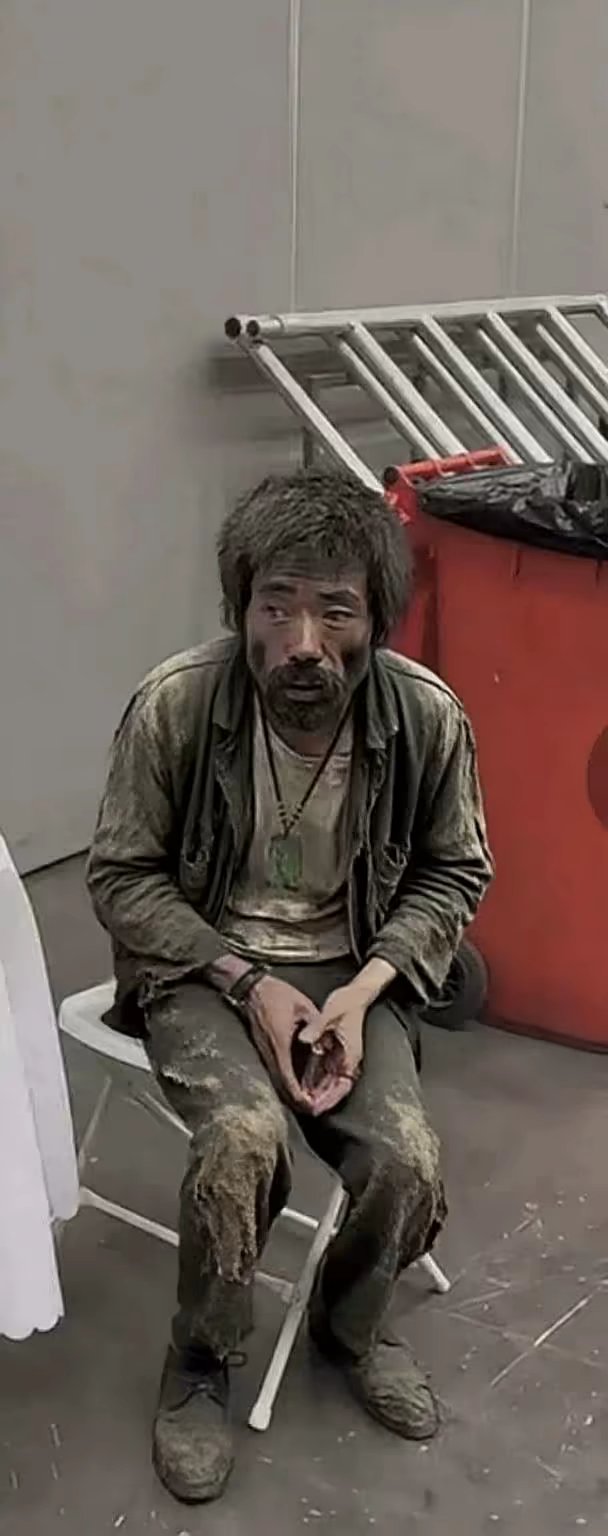 演了这么久还不发盒饭，好绝望啊

68 / 作者:季伯长 / 