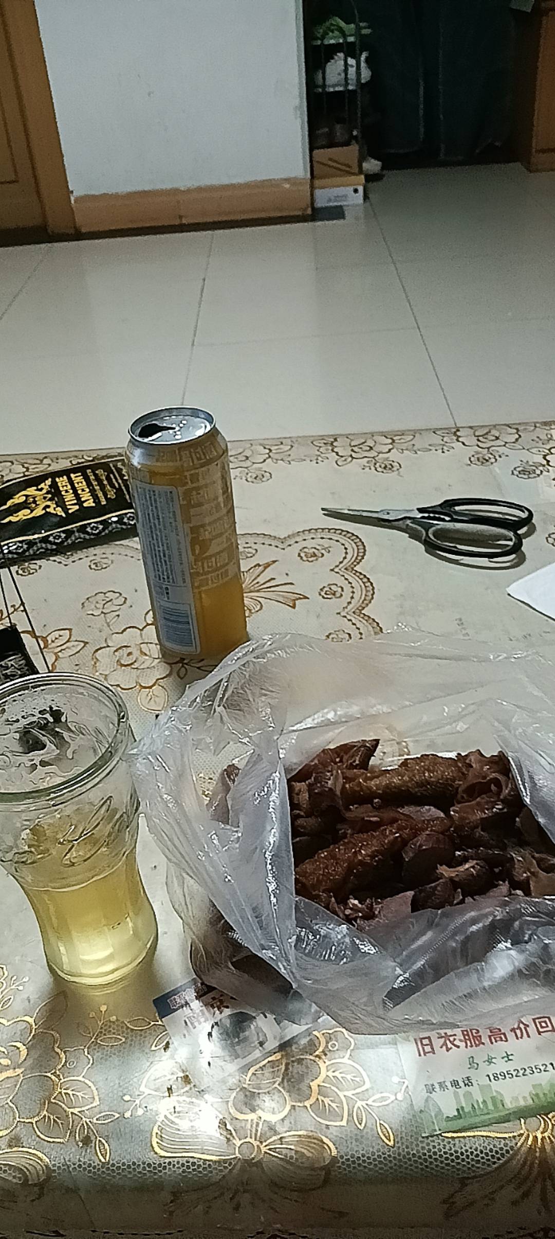 下雨了不想申请毛，搞了点猪罗根肉和鸡爪子自己喝点

16 / 作者:江苏第一深情 / 