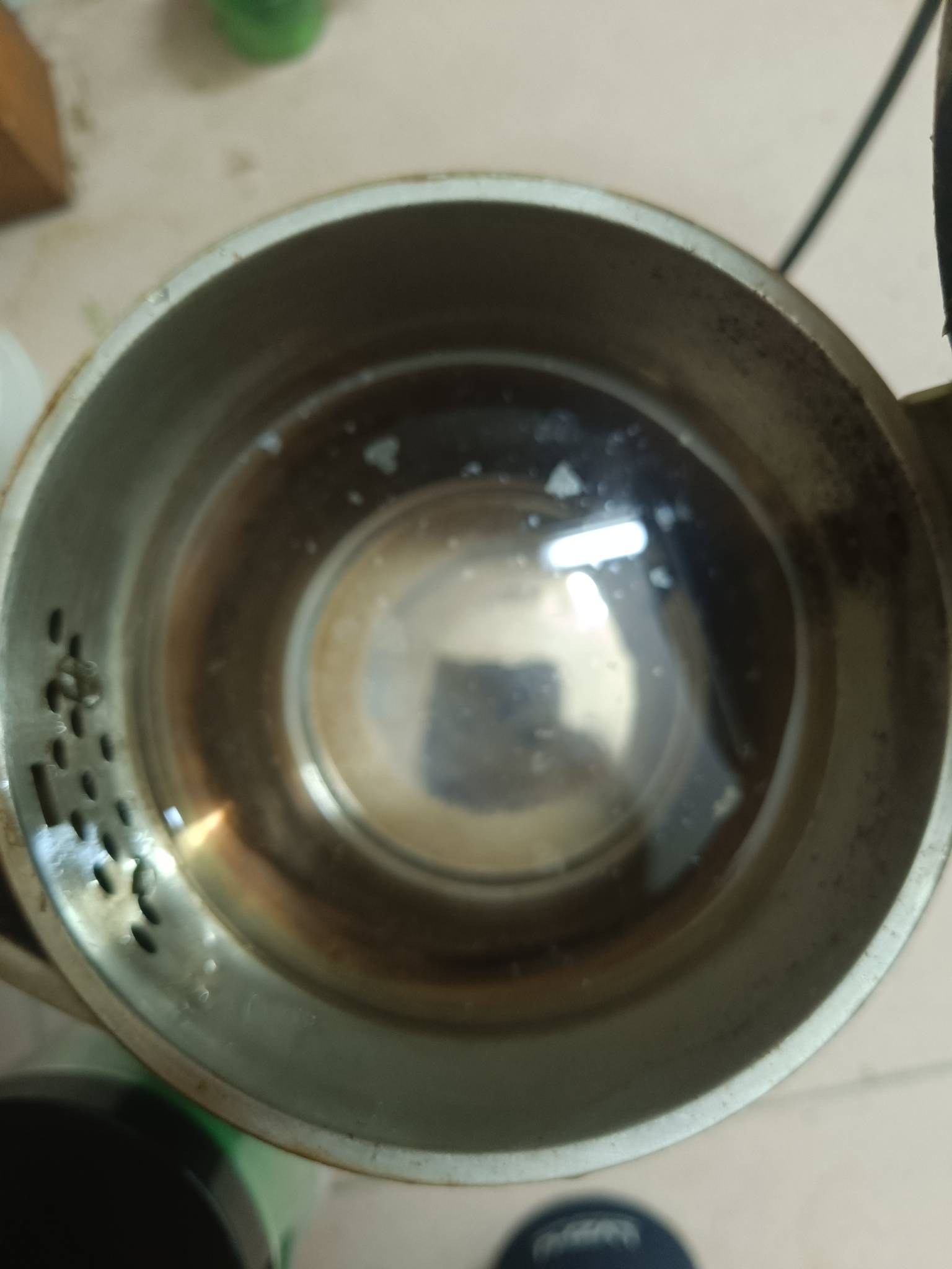 自来水浮上来一块一块的是什么  放茶叶烧开更明显，老哥们？


75 / 作者:开弓没有回头箭 / 