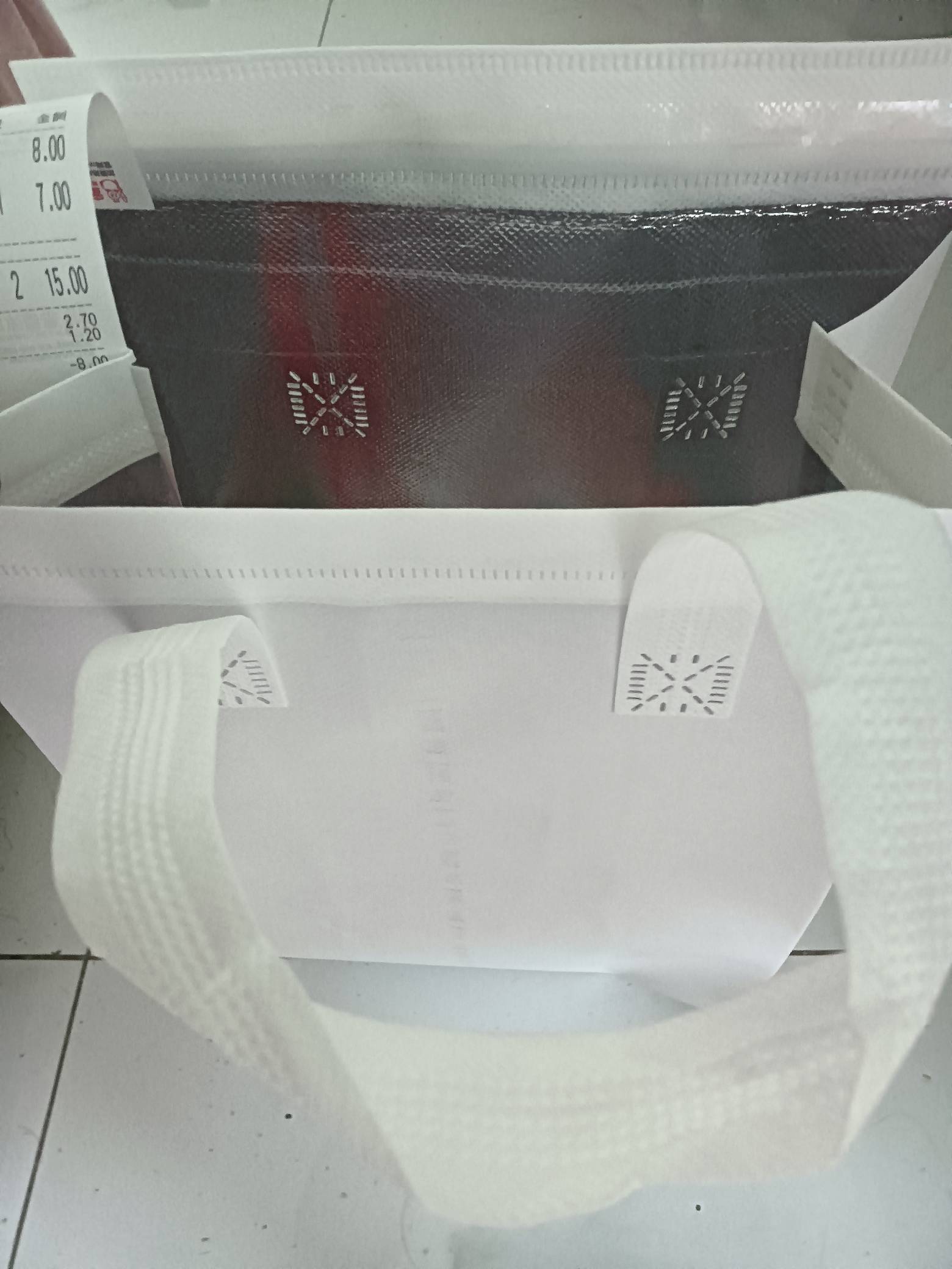 这蜜雪冰城的包装有点掉色啊

60 / 作者:变了格局小了 / 