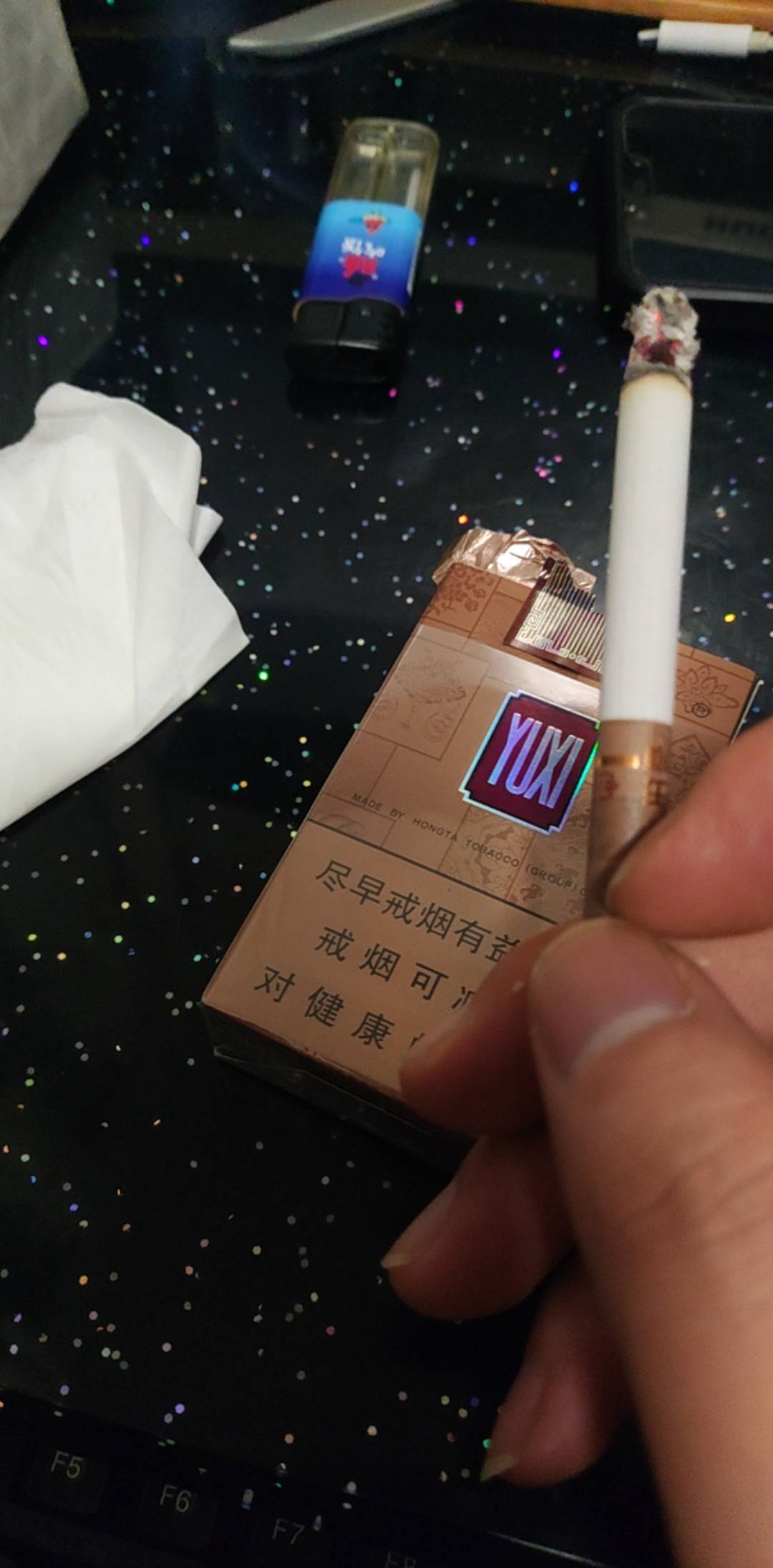 喝了一斤牛至，头痛欲裂啊，谁买给我的烟也不知道，要卦了

4 / 作者:冉霸彪 / 