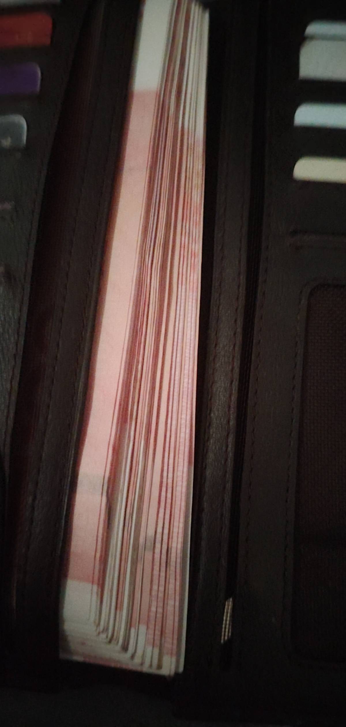 老哥们 老婆给了一万让给我老丈人送过去 昨晚上出去喝了个酒 花了四千多 现在都不敢回92 / 作者:无奸不商 / 
