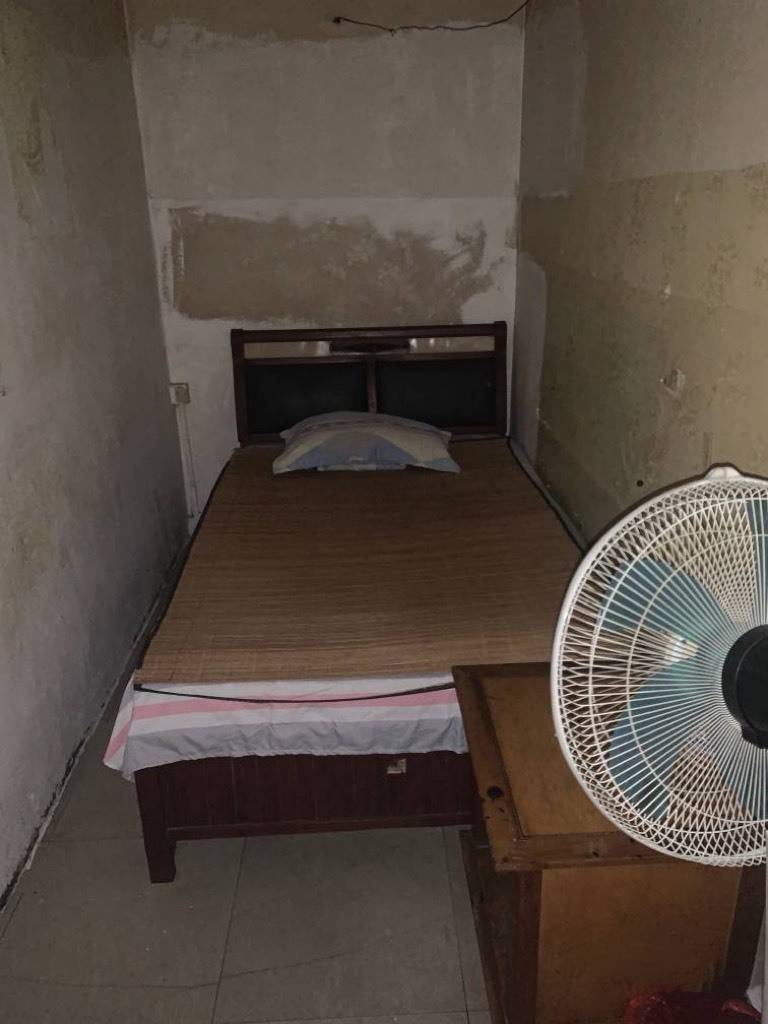 找了个挂壁房30一天，老哥们看看值不值

59 / 作者:几把毛都没有绝望了 / 