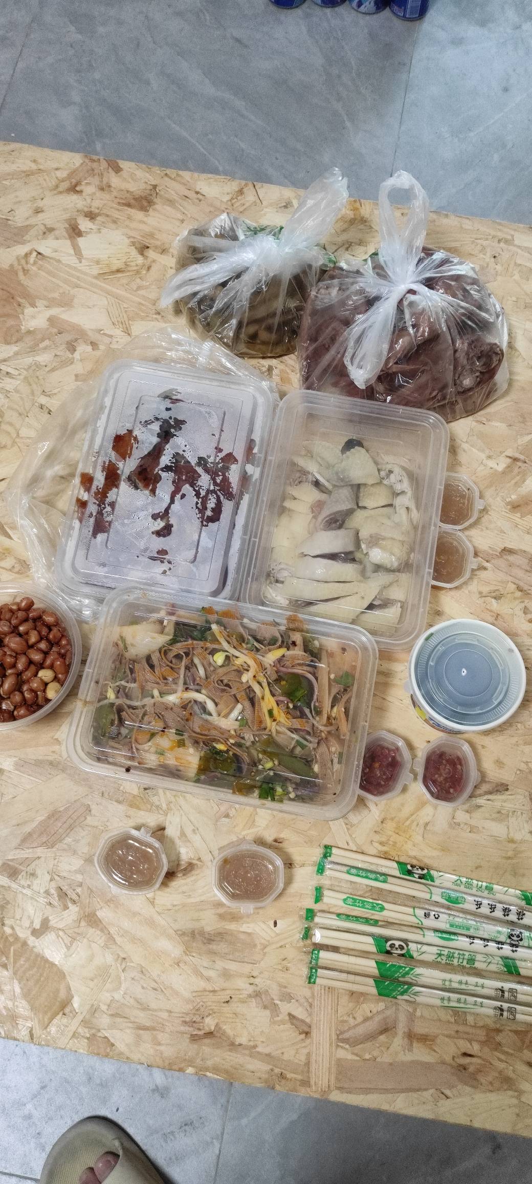 老哥们，吃饭没有，今晚随便吃点。

38 / 作者:卡农派大星 / 