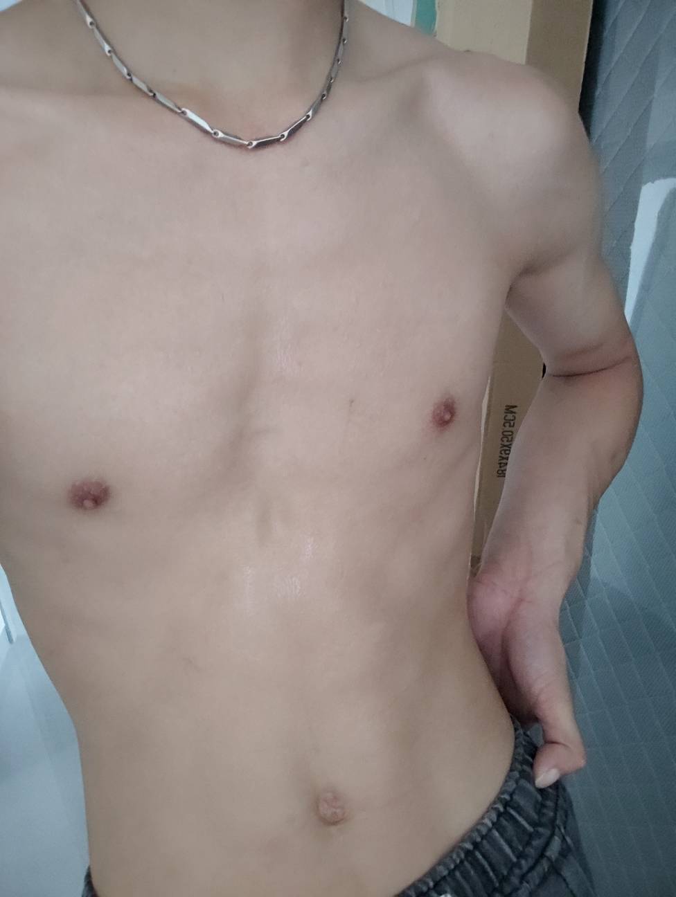 后悔当初没有好好存钱，现在累死累活扛个楼挣俩b仔儿都要快中暑

39 / 作者:别再躺平了 / 