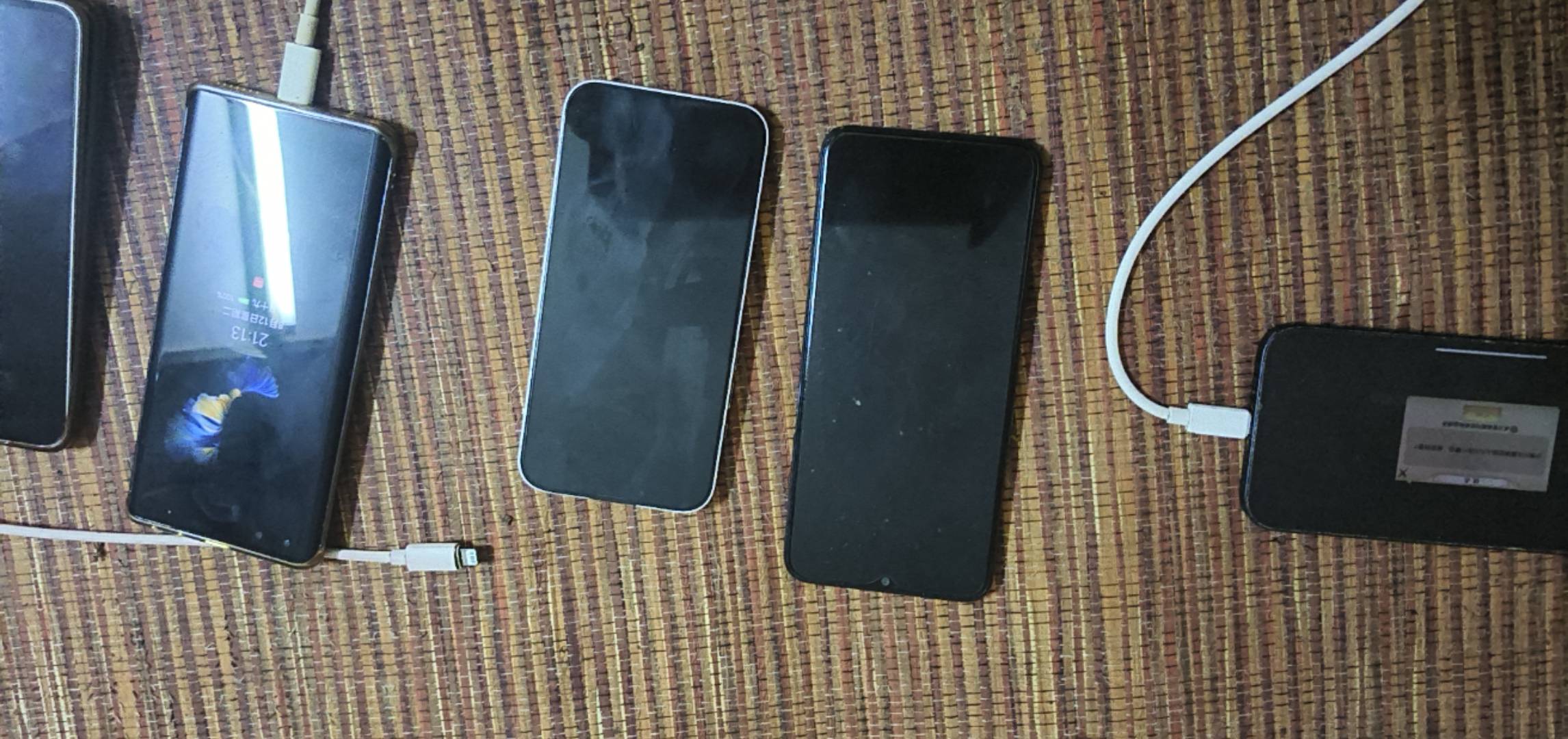挂壁几年，买的设备也有6台，vivo，红米，荣耀，苹果，长期体验效果，得分最高是vivo65 / 作者:白衣染霜华x / 