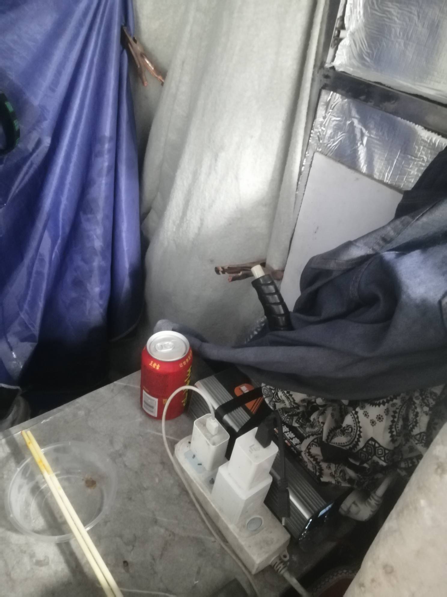 外面暴雨，京东劵叫外卖真香，煮点麻辣的汤，送的加多宝



43 / 作者:卡农新来的 / 