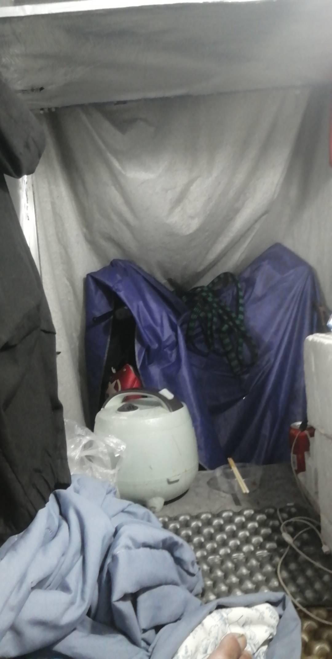外面暴雨，京东劵叫外卖真香，煮点麻辣的汤，送的加多宝



49 / 作者:卡农新来的 / 