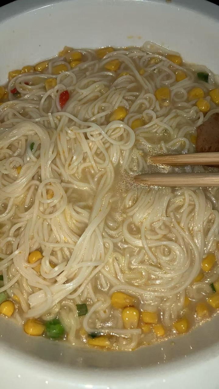 夜宵汤达人开吃

45 / 作者:小熊科技 / 