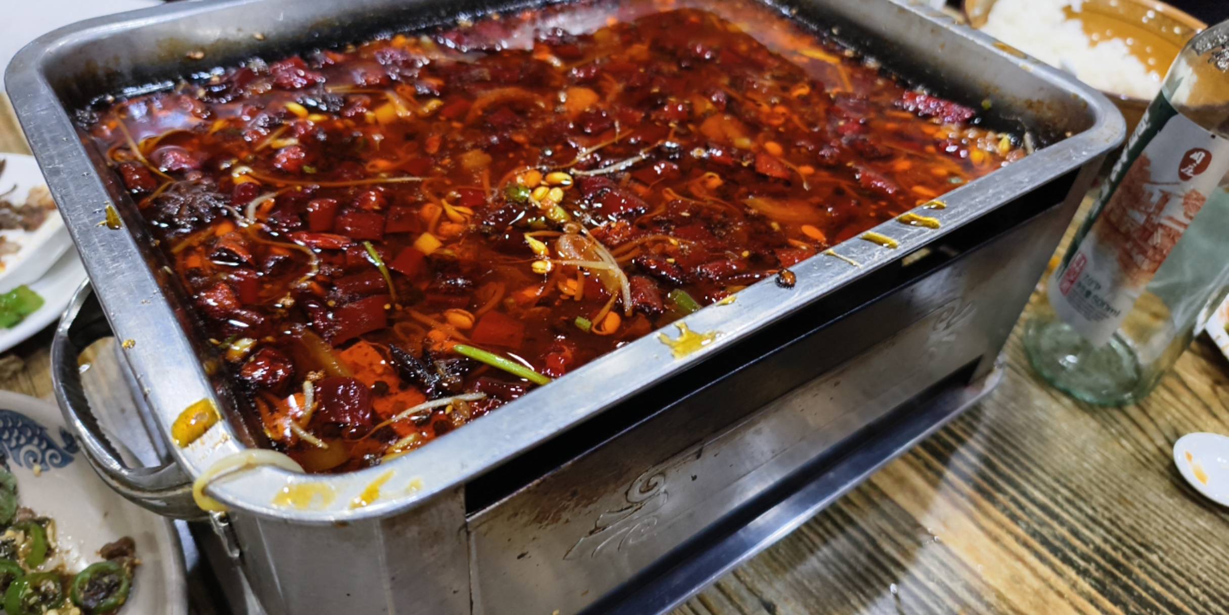 老哥们吃饭了

7 / 作者:藝社 / 
