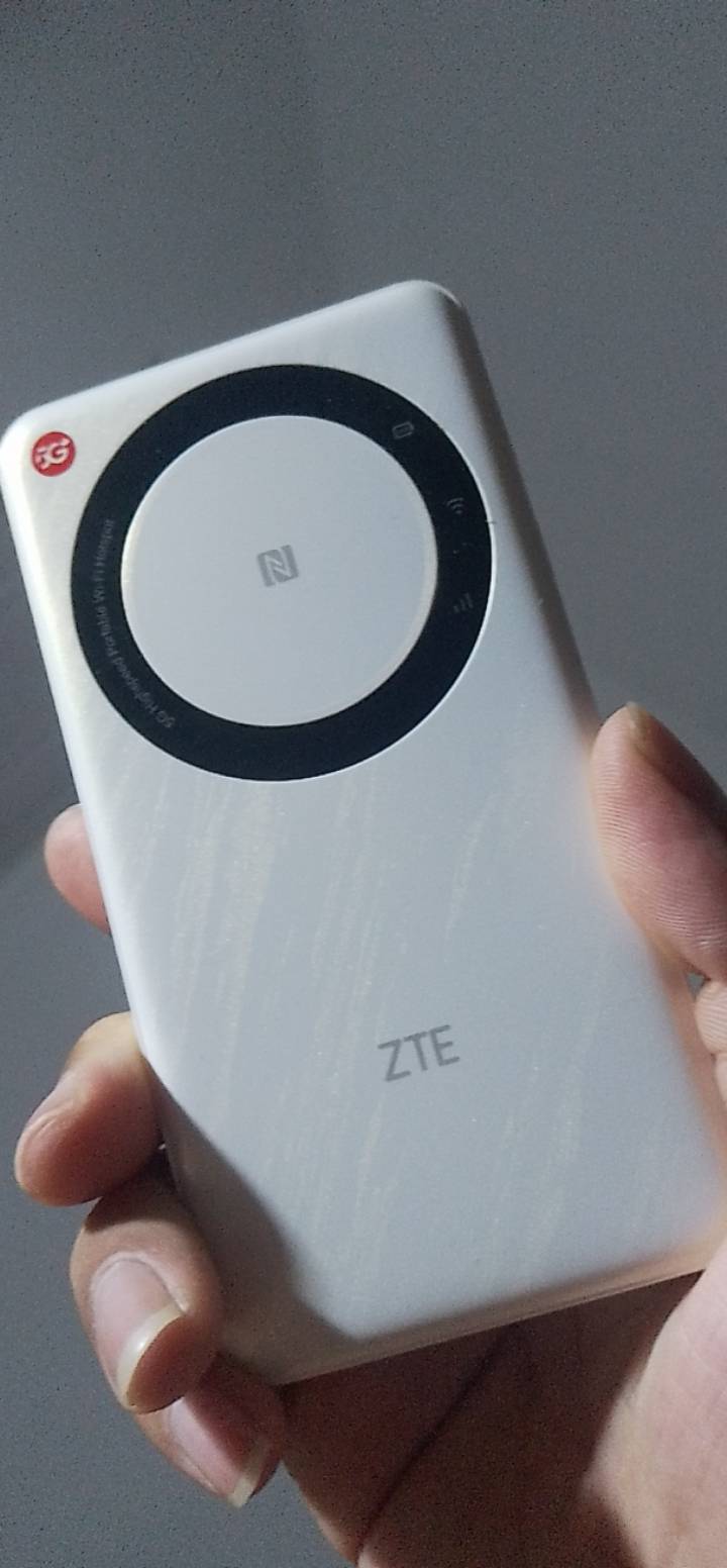 有没有用过这款随身wifi的，是不是智商税，之前用的其他牌子4G的，网速只能看视频，而41 / 作者:邵先生 / 