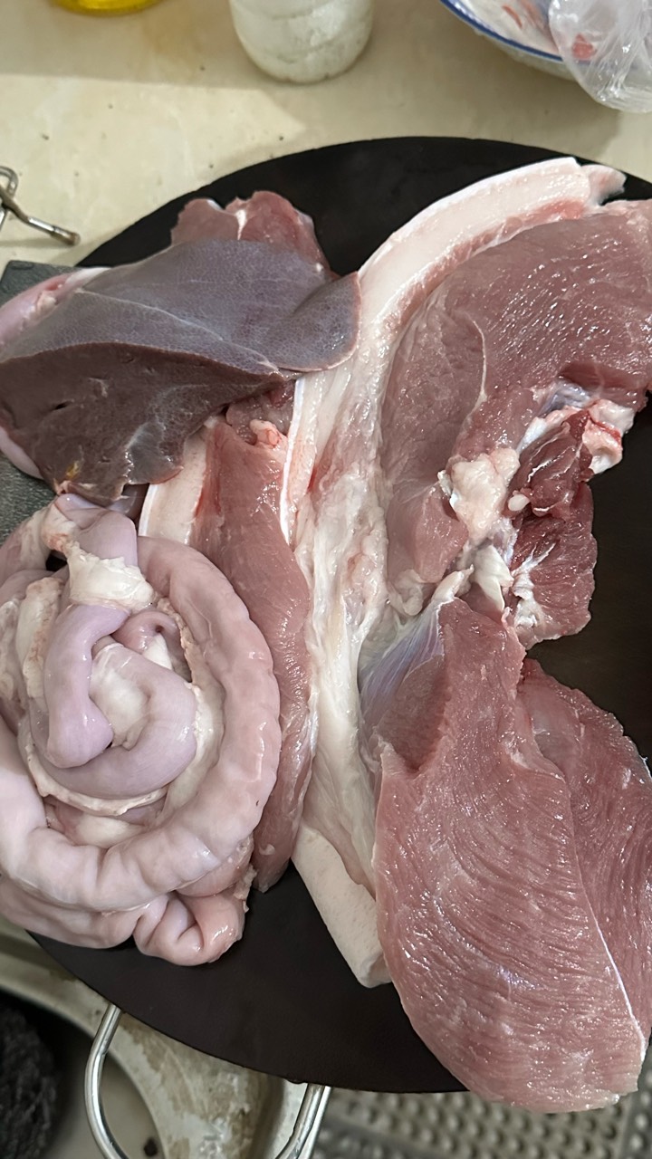 天地亮就跑去买肉，59毛没了，梅头肉加粉肠头

65 / 作者:知名靓仔小小号 / 
