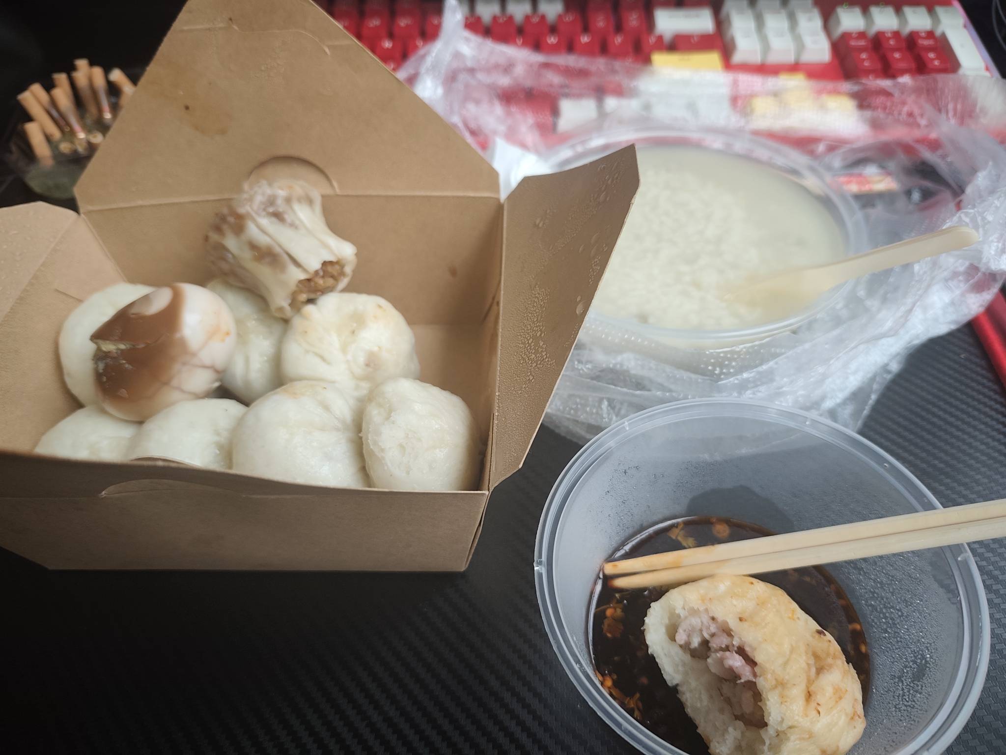 给我展示下你们今晚的菜系老哥们，太热了没胃口  找找食欲

59 / 作者:落花跌入春梦里 / 