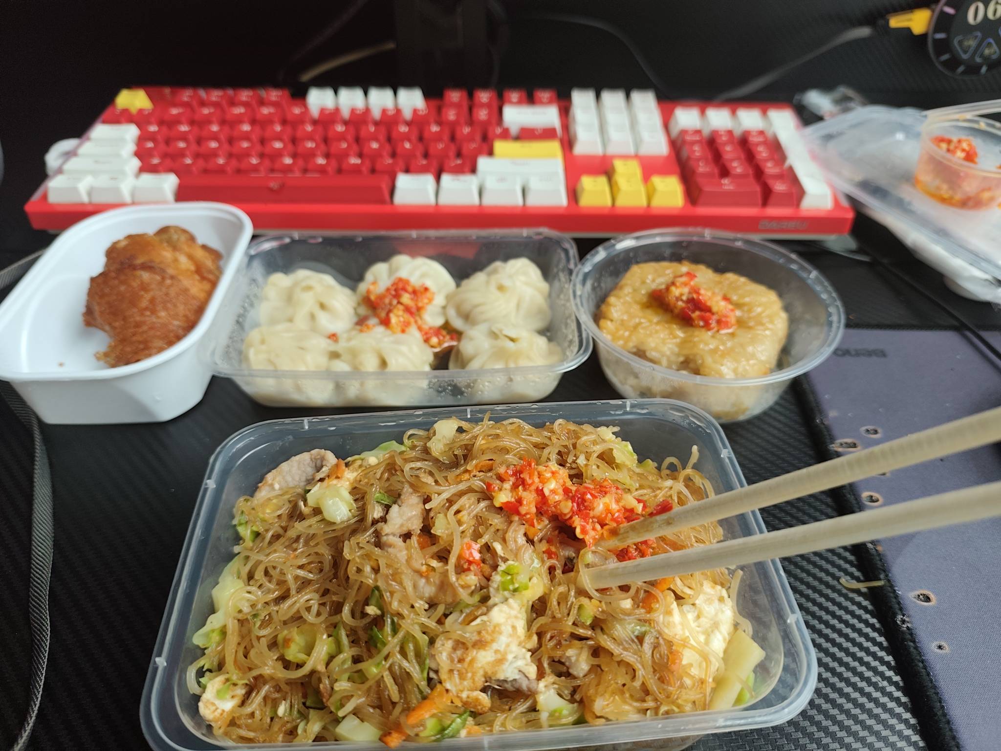给我展示下你们今晚的菜系老哥们，太热了没胃口  找找食欲

50 / 作者:落花跌入春梦里 / 