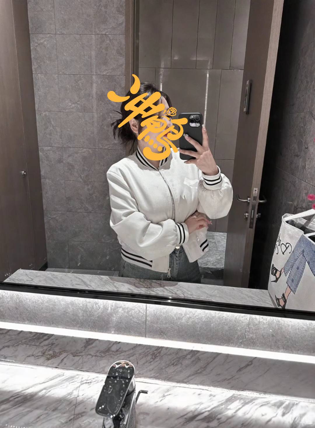 今晚的故事会呢？无聊透顶啦，快来讲故事

52 / 作者:弃穷 / 
