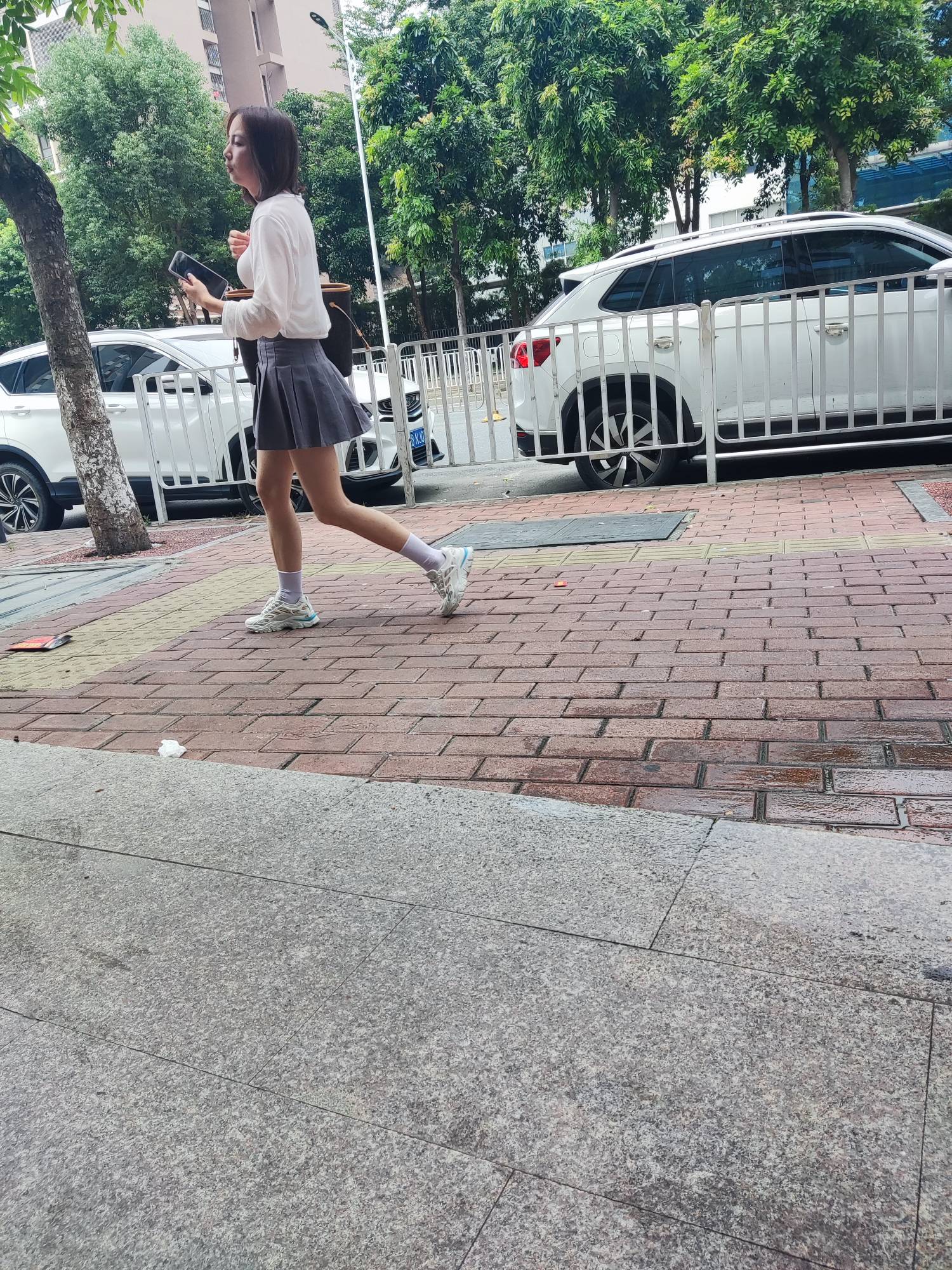 没毛啊，打游戏

4 / 作者:欧美12387 / 