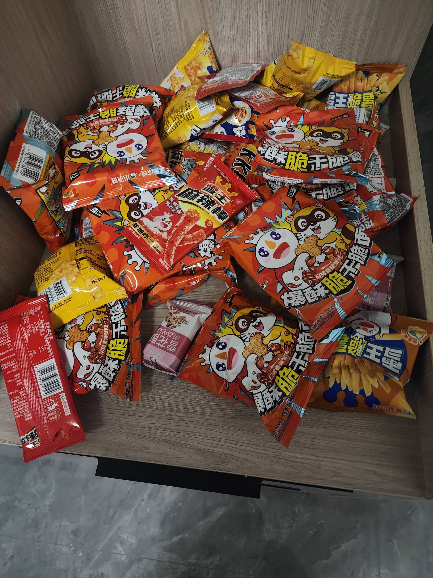 蜜雪天天进货根本吃不完

40 / 作者:卡农热心市民 / 