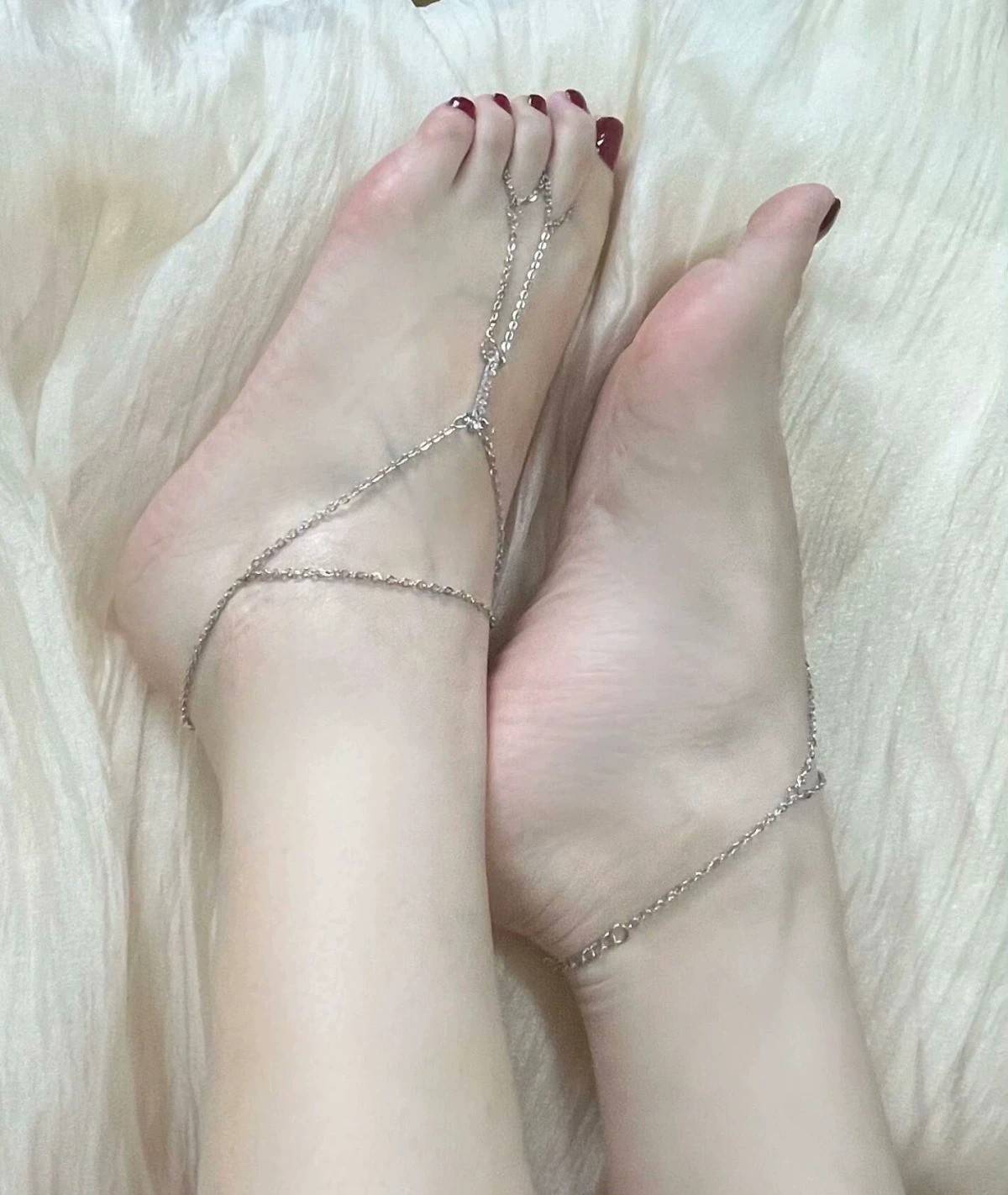 -什么？要去送一波？这么多人看着不好操作啊！！
-这都不会？先绕来绕去，然后先找个80 / 作者:周婕纶1 / 