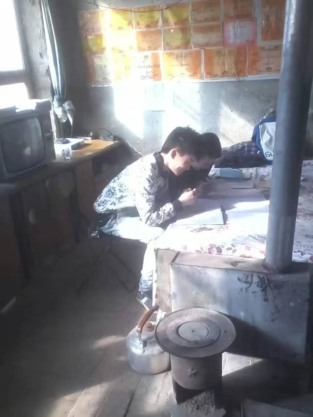 那时候真的以为努力就会有出息

73 / 作者:天空的时候给我 / 