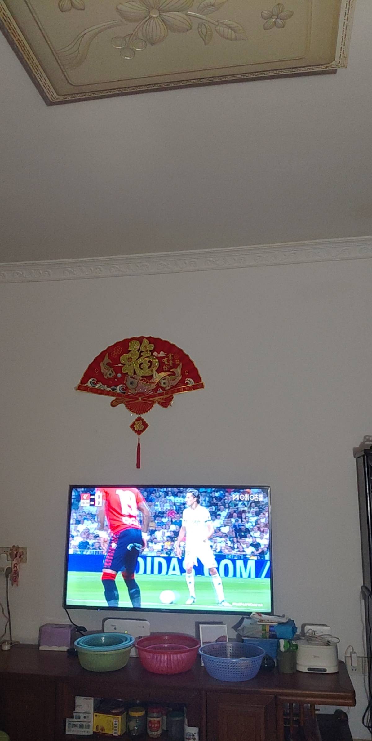 老哥们。睡不着。看球。先吃点。


67 / 作者:连阿姐都赞好 / 