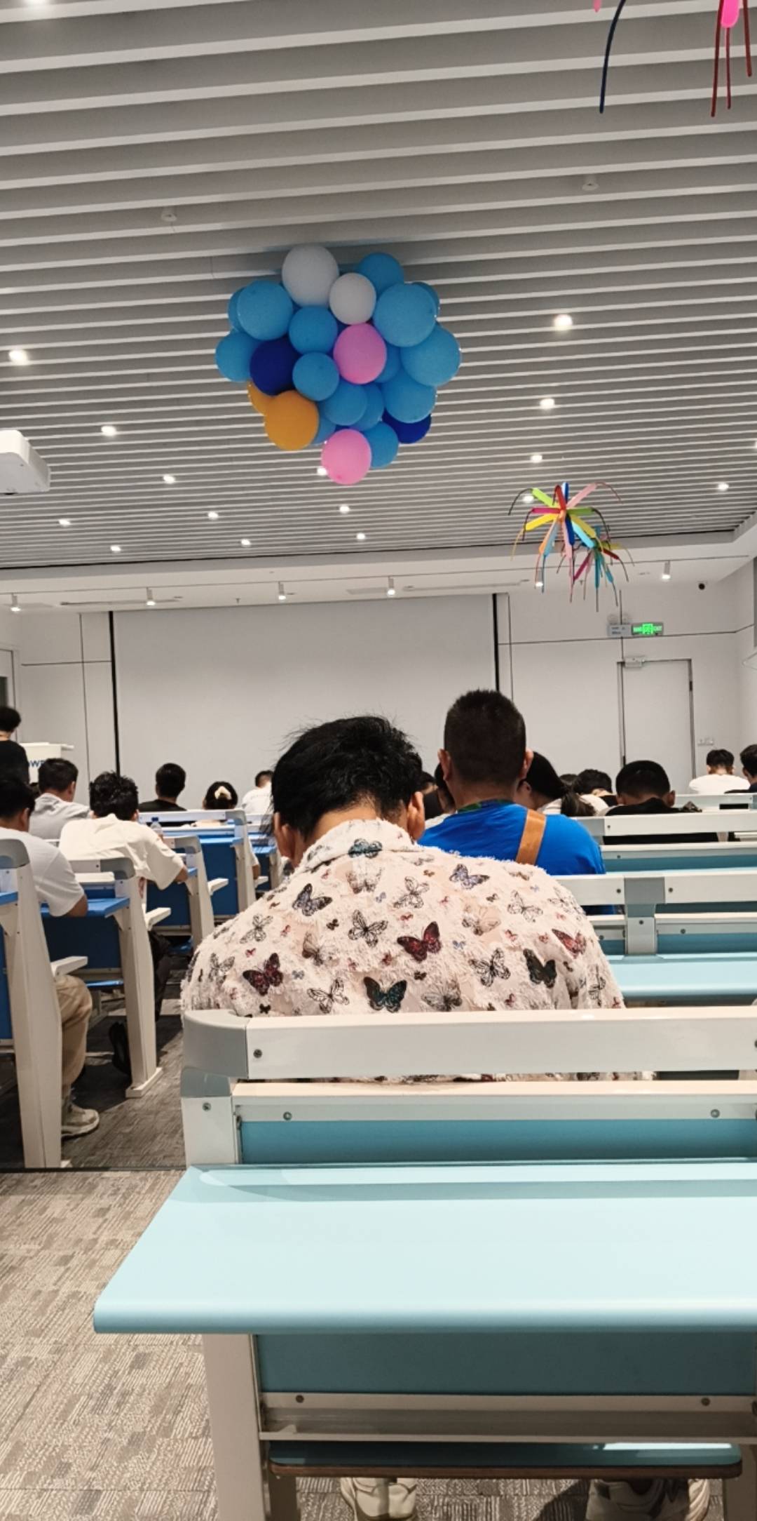 这里有没有老哥。快来接风

52 / 作者:卡侬大喇叭 / 