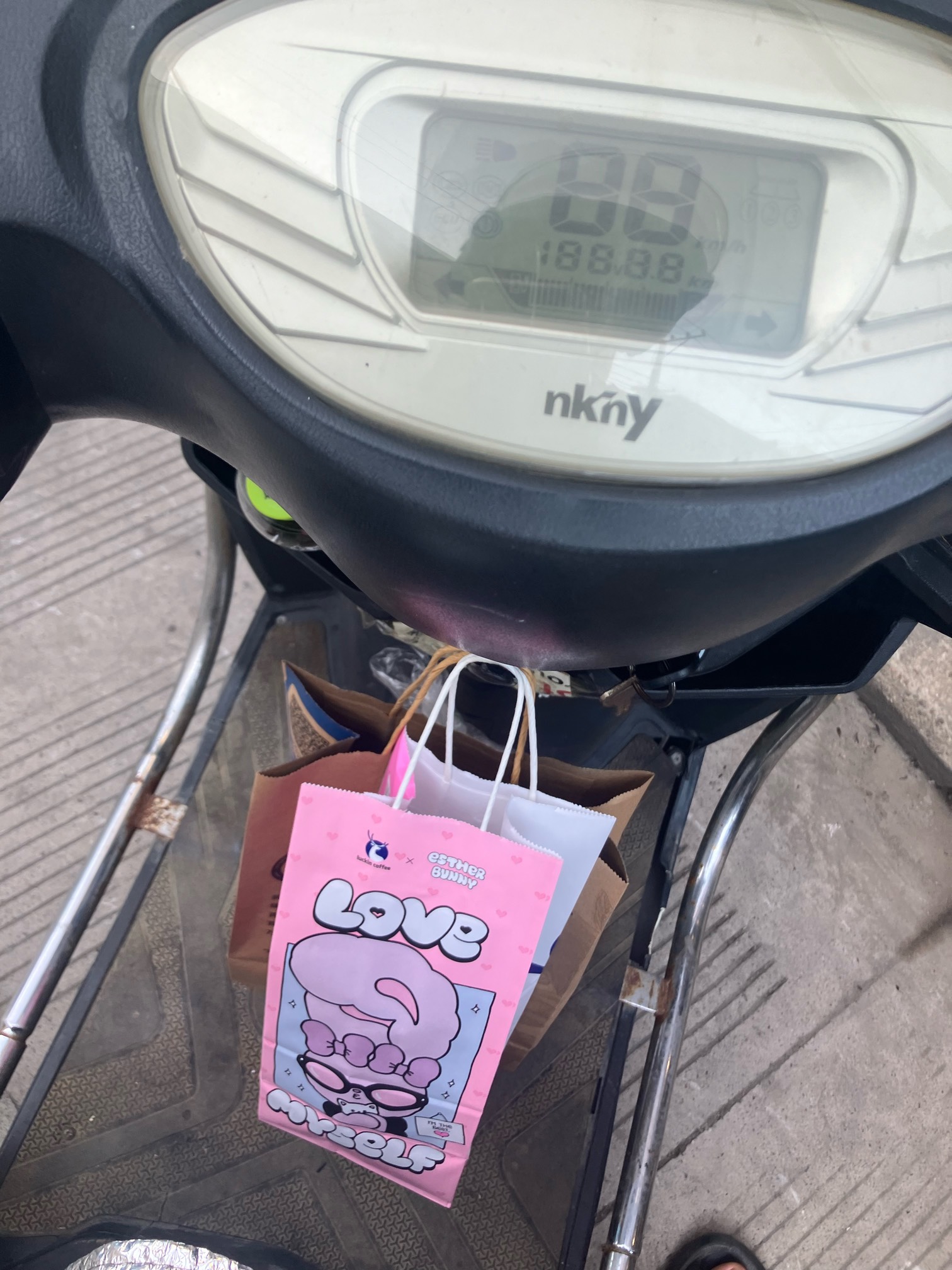 碰一碰买烟 美滋滋



70 / 作者:小熊科技 / 