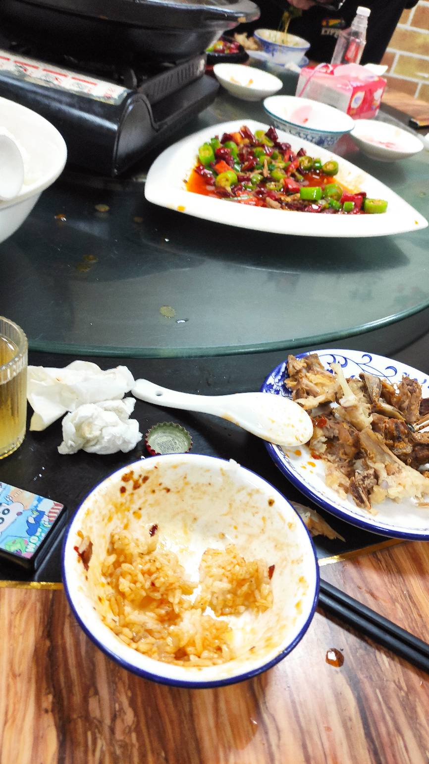 今天终于吃了一顿饱饭。

60 / 作者:卡农派大星 / 