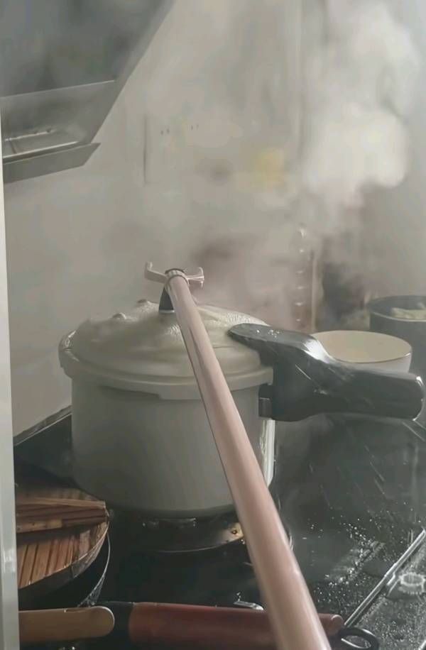 每次用这玩意我是真害怕

75 / 作者:凤鸣 / 