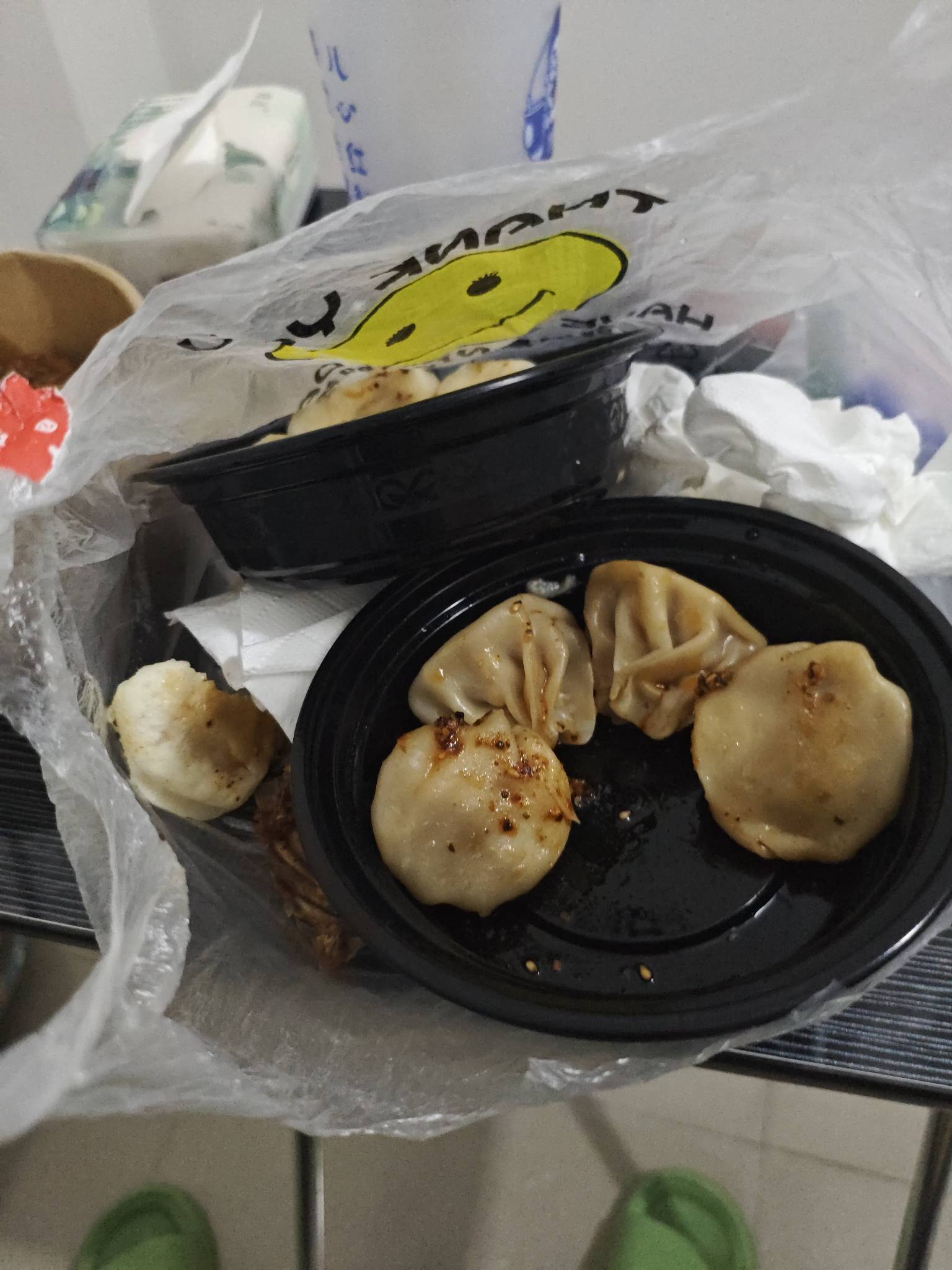 申请放心吃了……馊了，狗商家还让我多吃两个.试试

93 / 作者:领错三十八块八的吊毛 / 