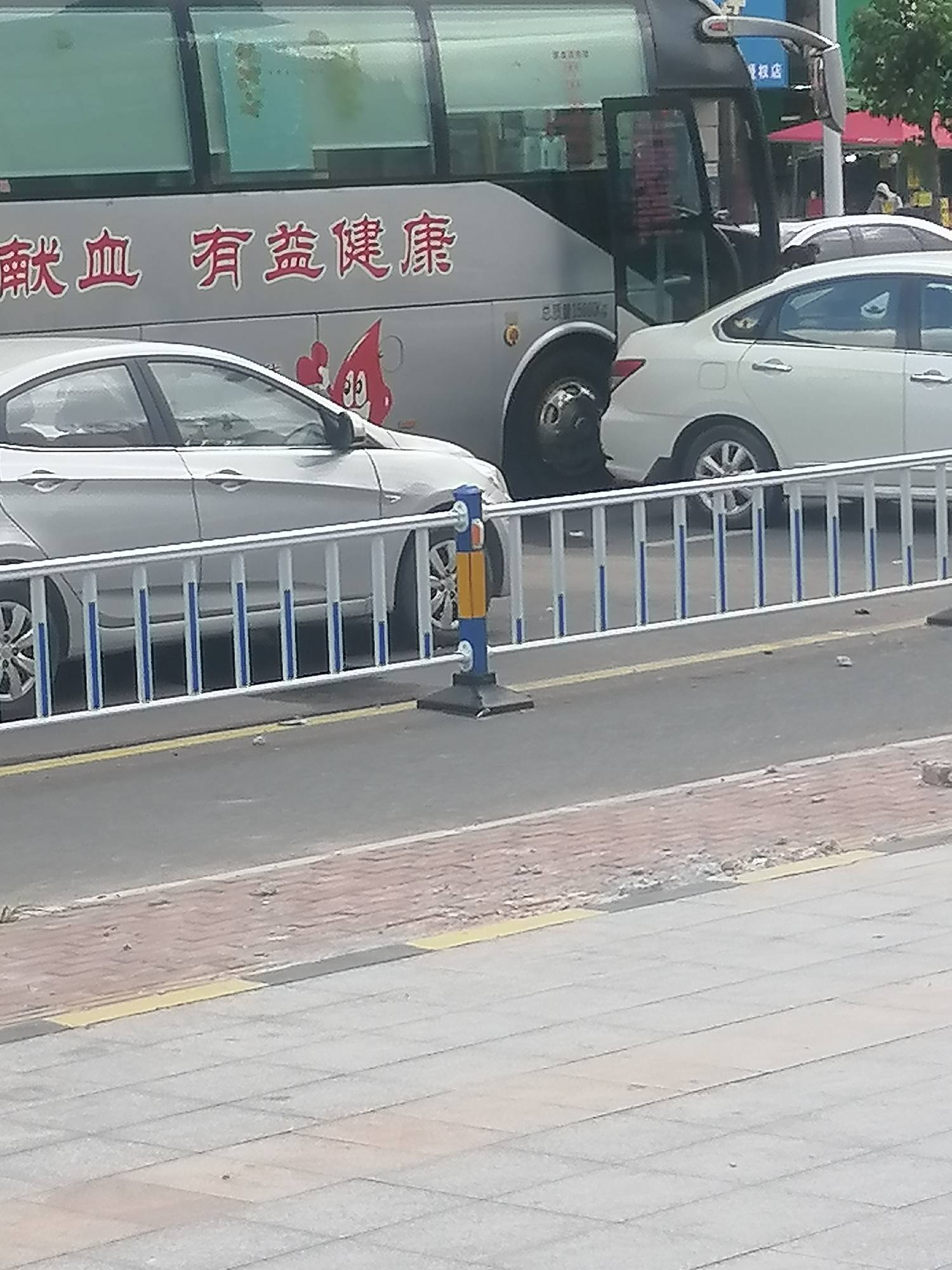 想知道他们能给多少钱。我的人生没有献过一次


24 / 作者:岸上狗蛋 / 