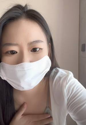 好烦，在家经常拉s的时候抽烟，搞得现在一抽烟就想拉s，一拉s就想抽烟

18 / 作者:菊花园的饮料 / 