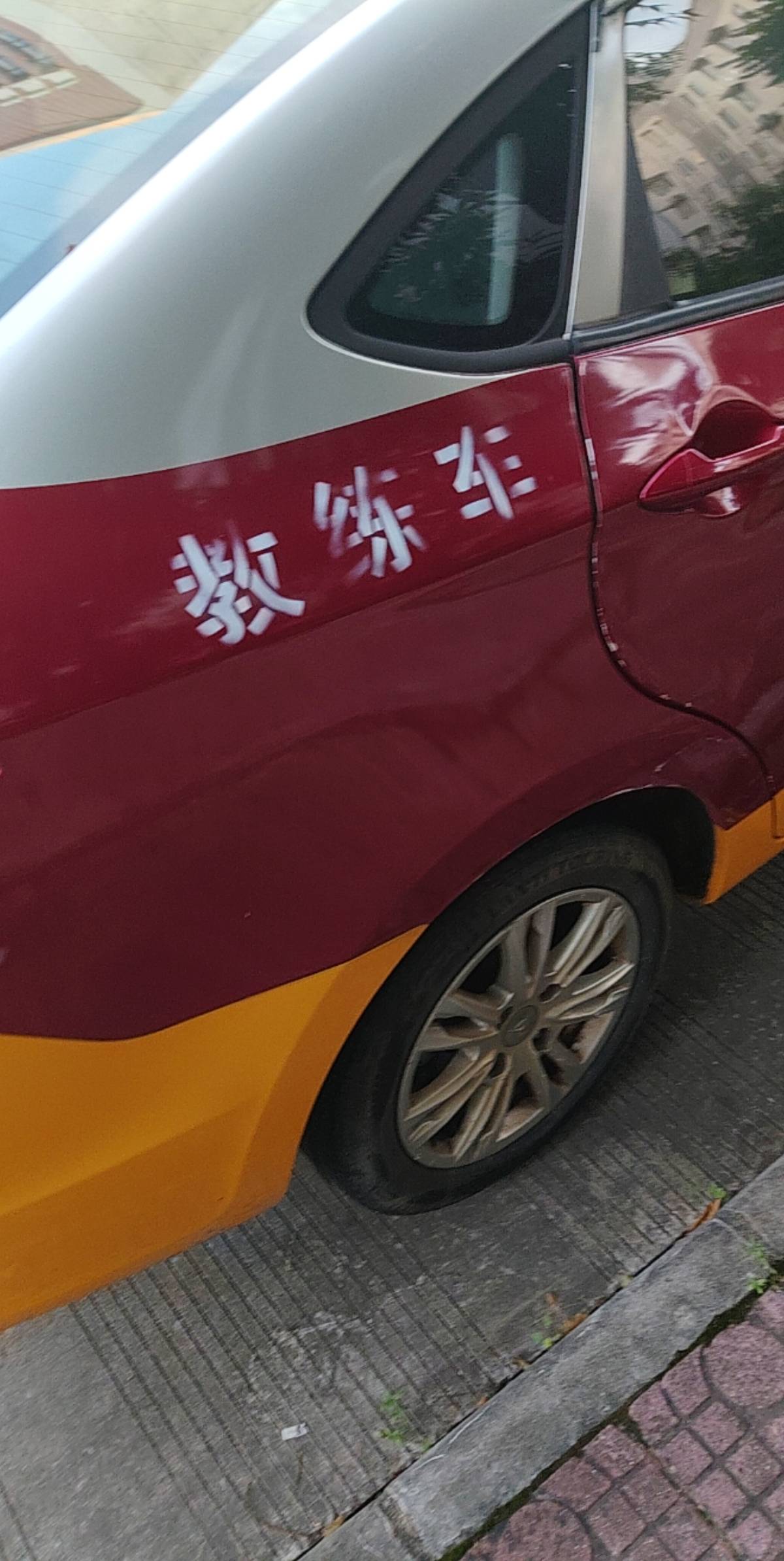 来晚了。老哥们DD现在还能搞吗？哪个地址？

89 / 作者:连阿姐都赞好 / 