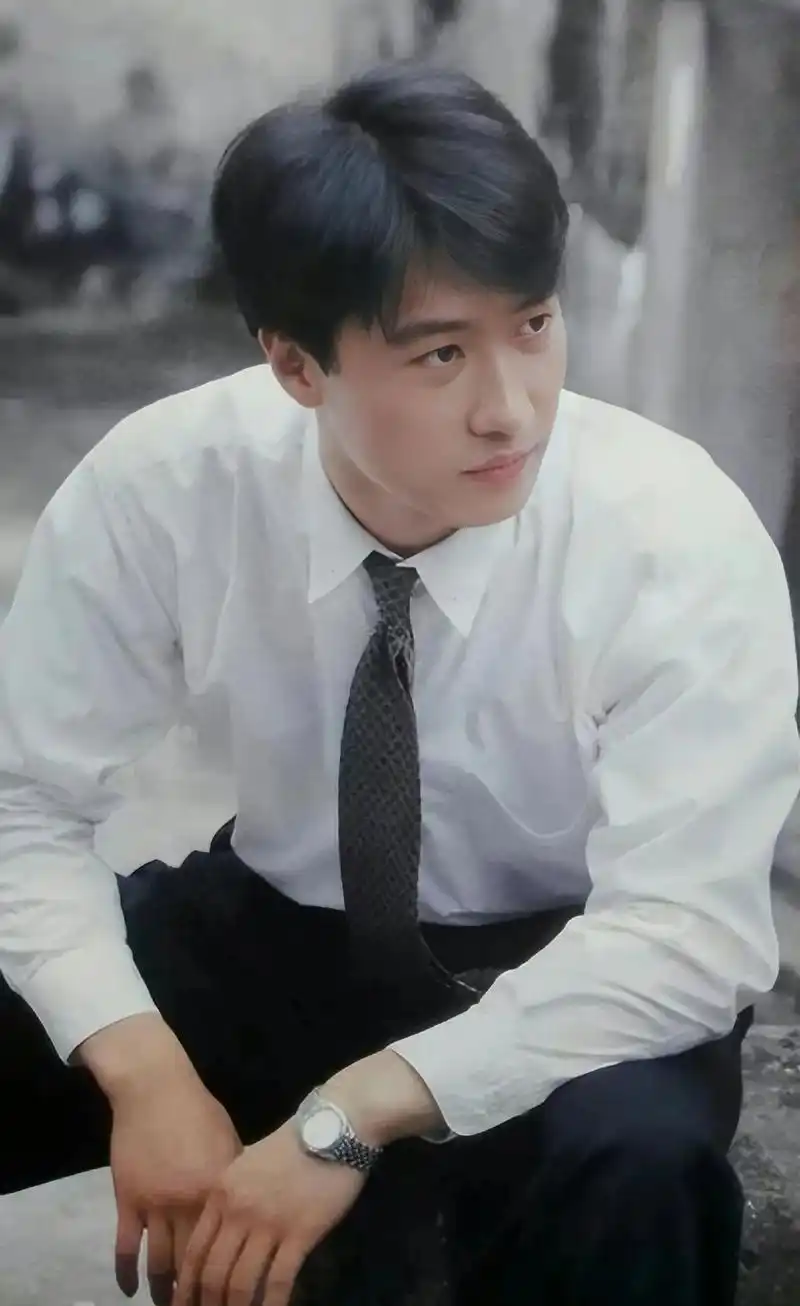 大家好，我是黎明


26 / 作者:中国银行在线客服 / 